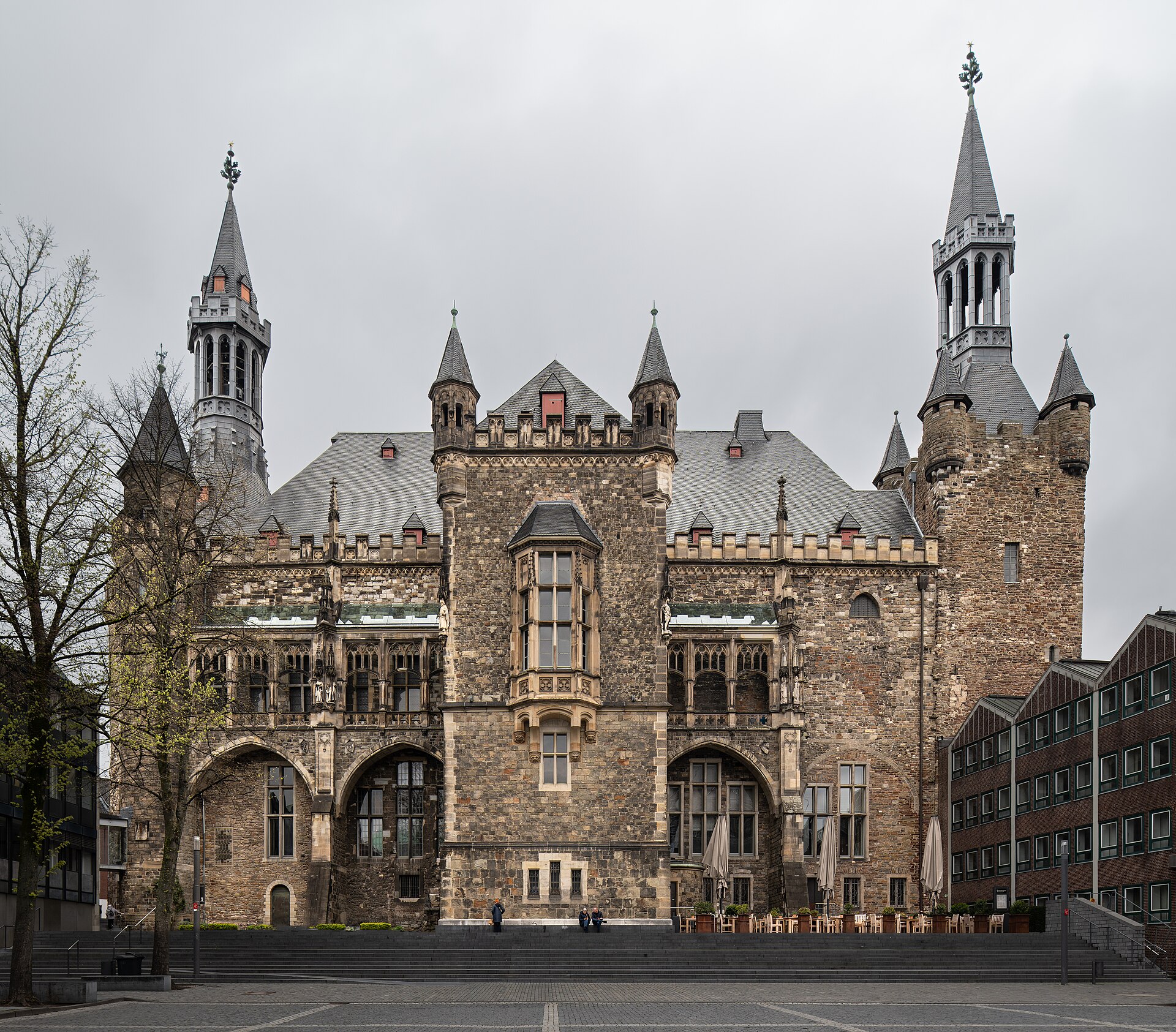 Südfassade des Aachener Rathauses