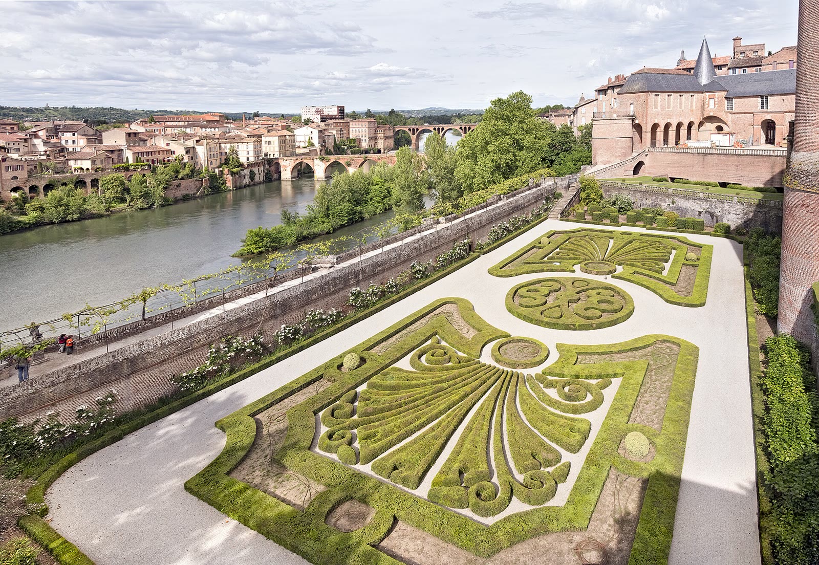 Garten des Palais de la Berbie in Albi