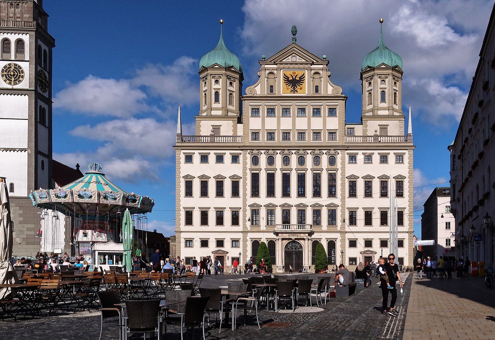 Rathaus Augsburg mit Perlachturm am Rathausplatz