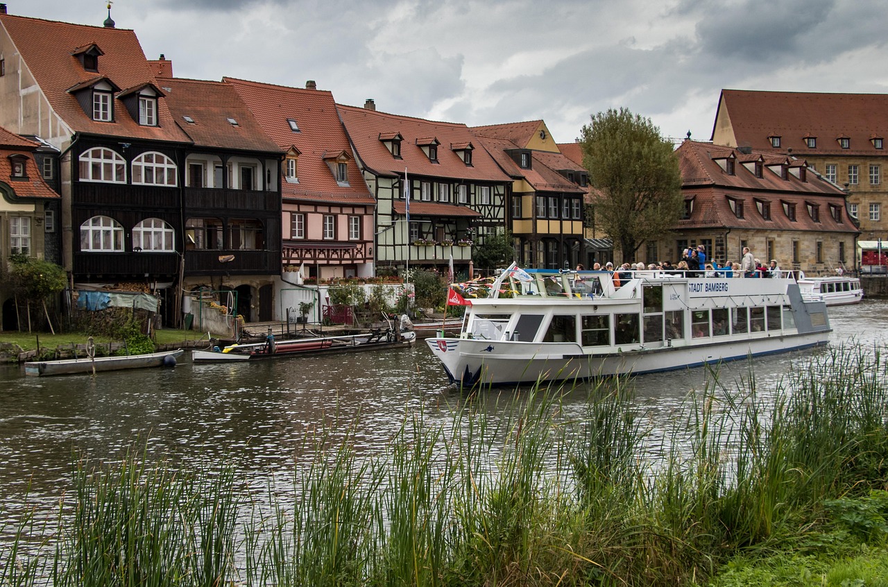 Blick auf Bamberg und die Regnitz bei einer Stadtrundfahrt