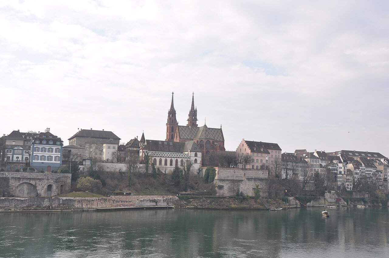 Rheinblick zum Basler Münster