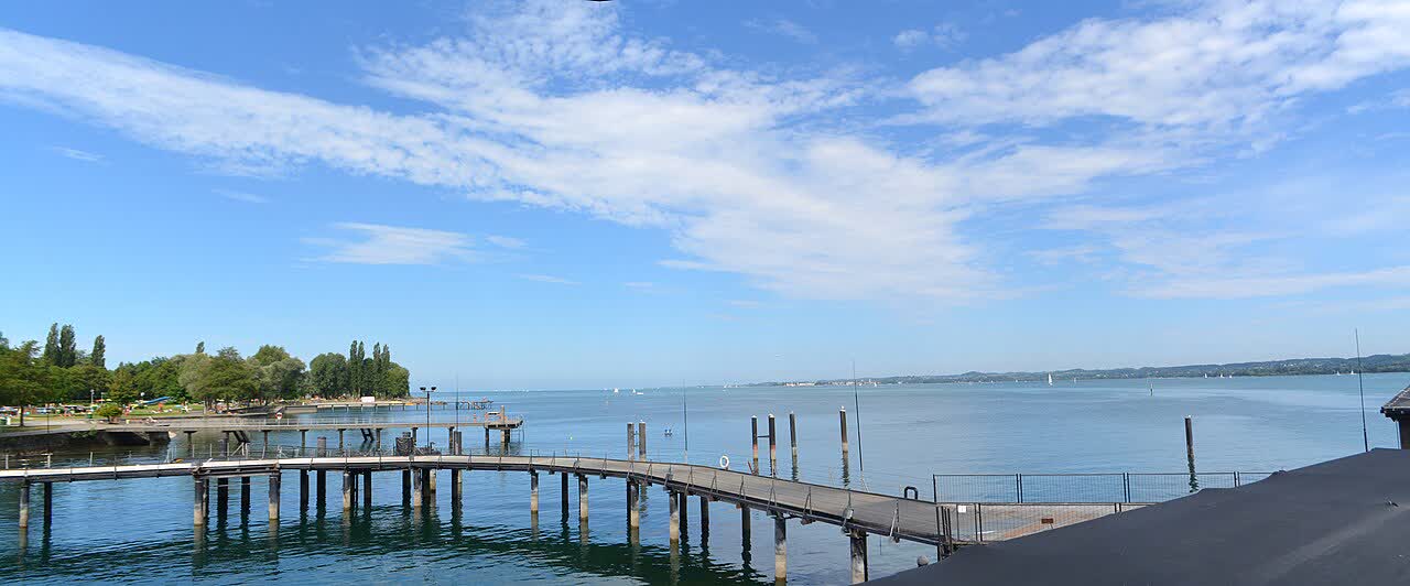 Seebühne Bregenz mit Blick über den Bodensee