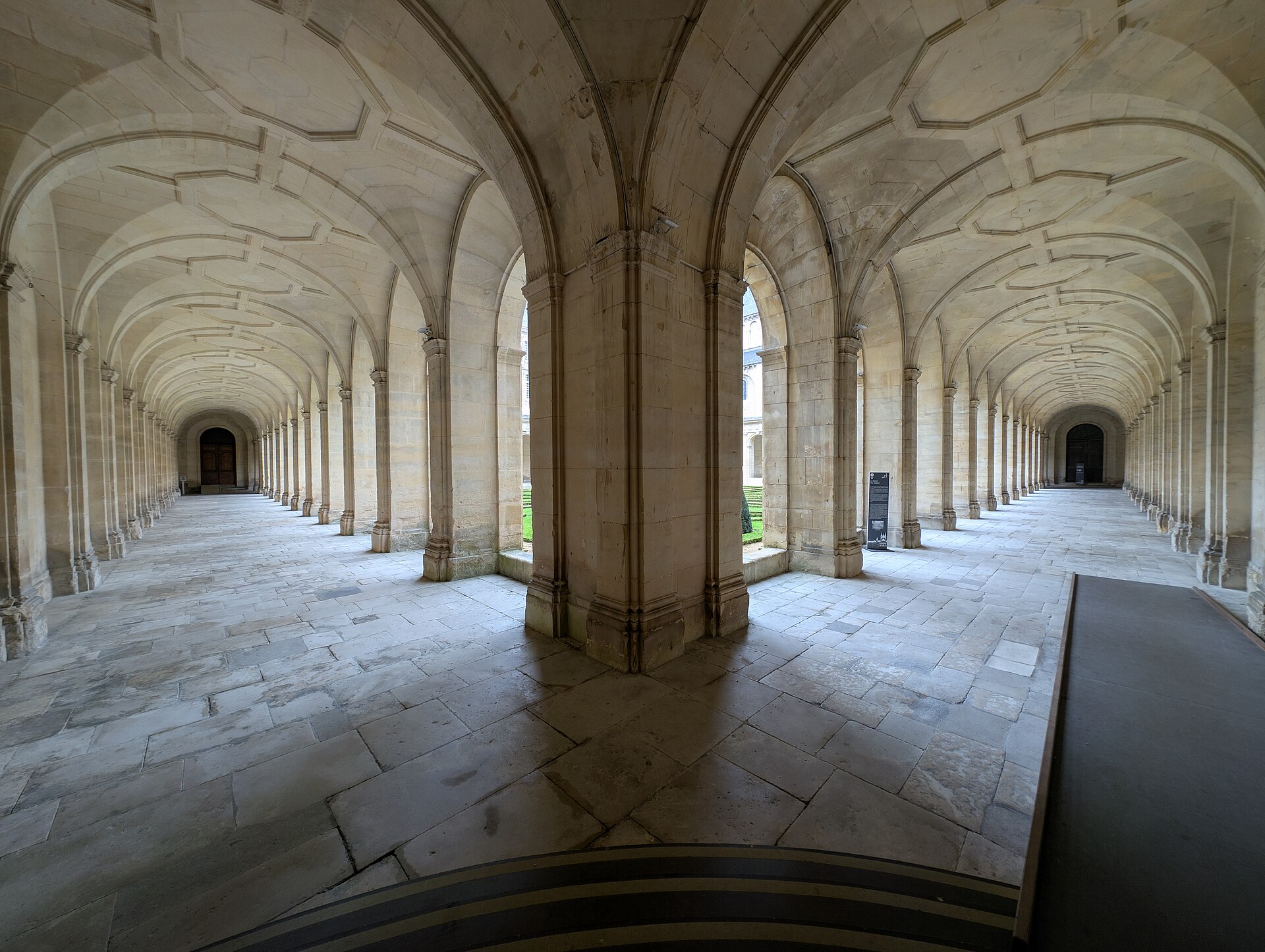 Kreuzgang der Abbaye aux Hommes in Caen