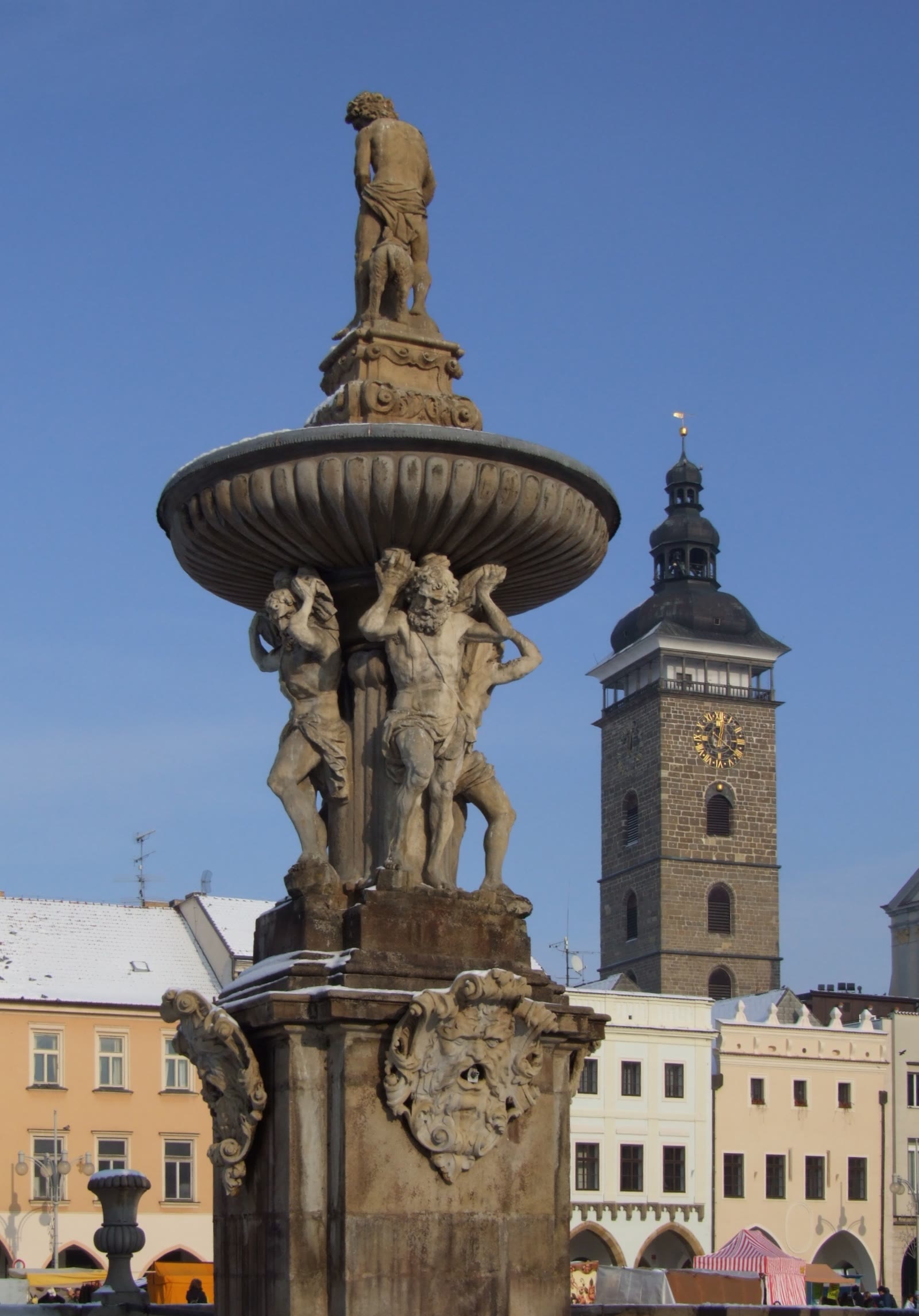 Samsonbrunnen und Schwarzer Turm in České Budějovice