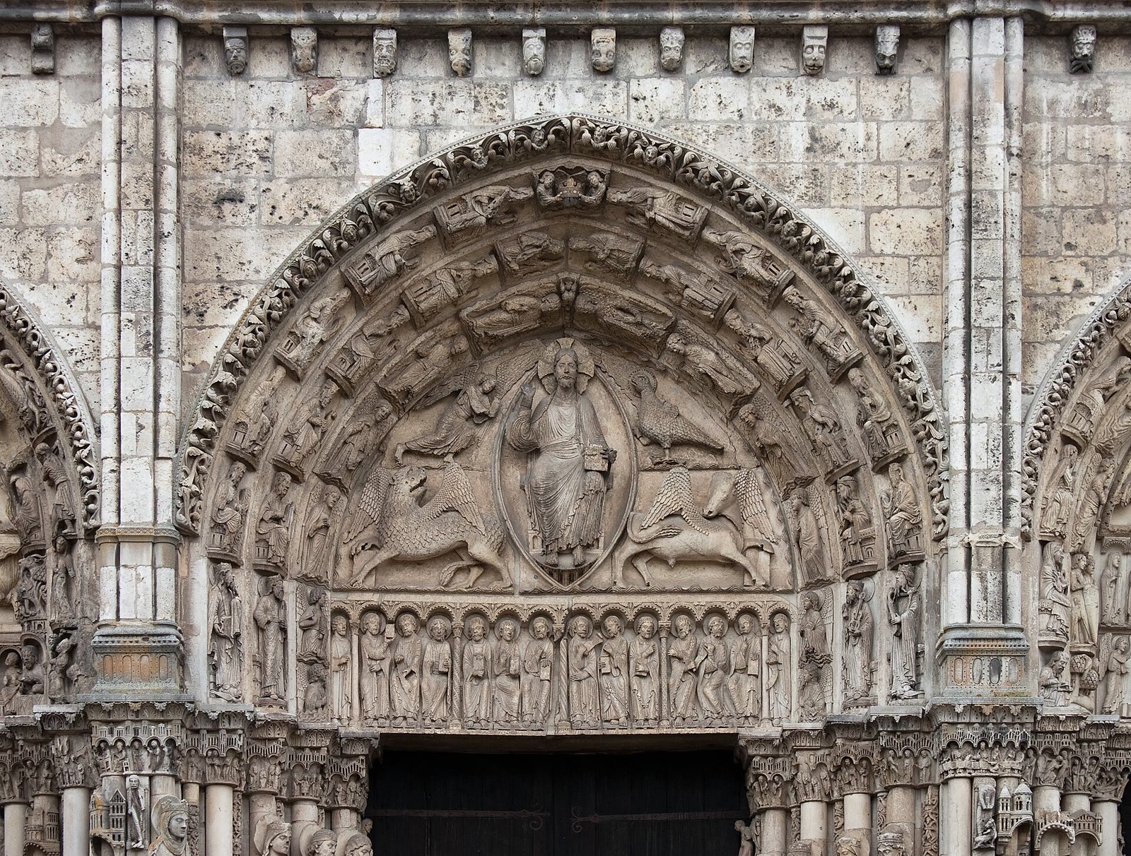 Portail royal der Kathedrale von Chartres, Tympanon