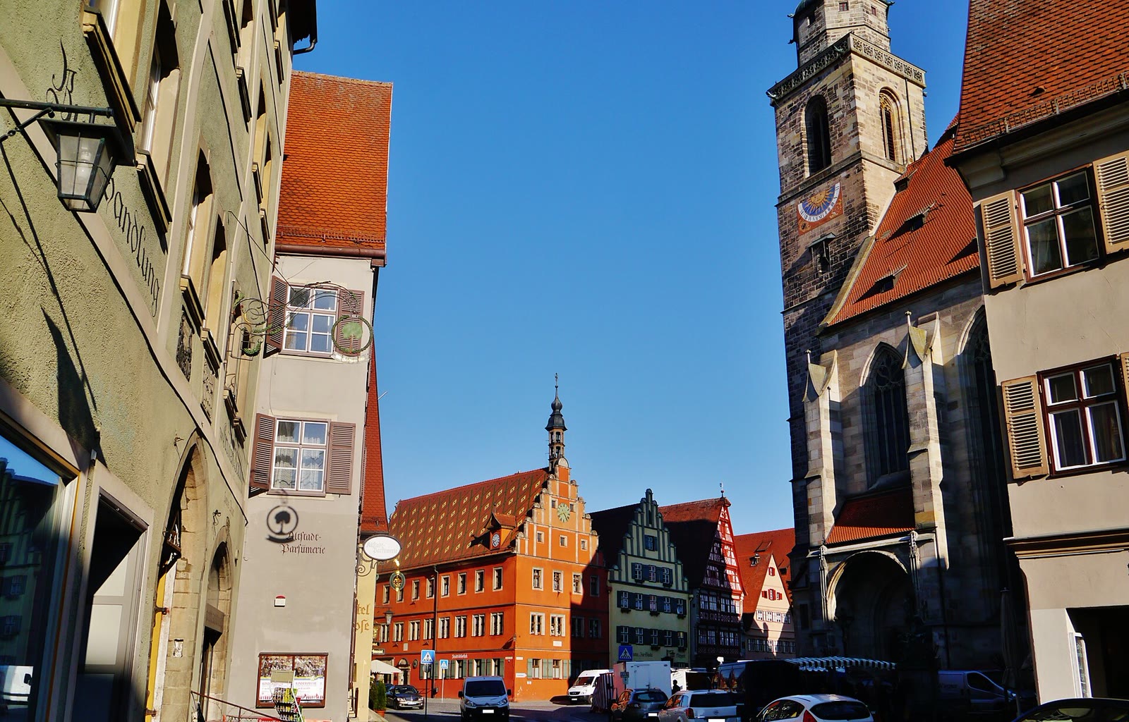 Weinmarkt mit Fachwerkhäusern in Dinkelsbühl
