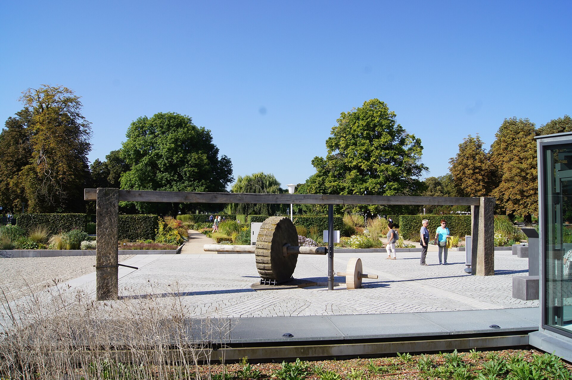 egapark Erfurt Blumenbeete und Parkanlage