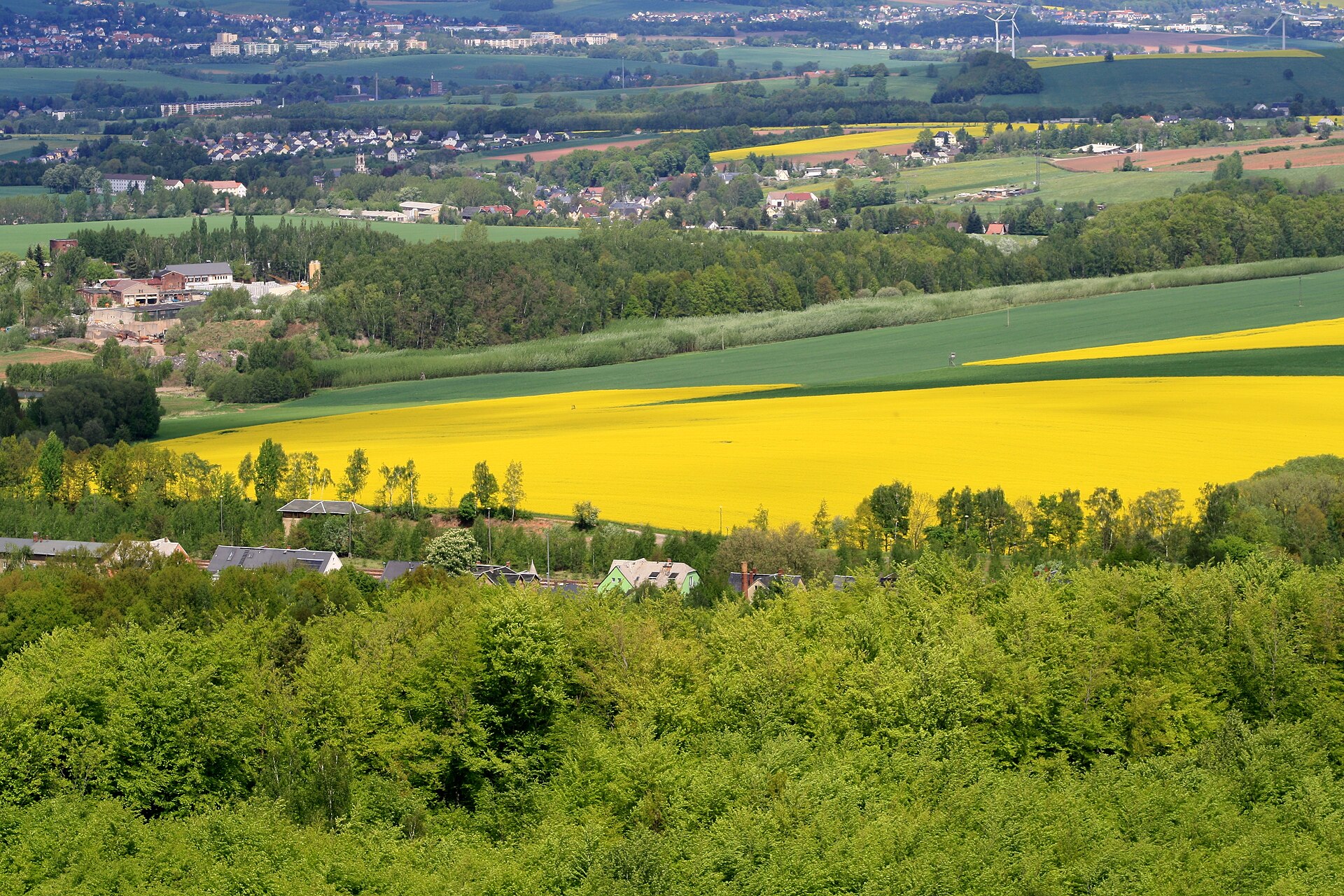 Erzgebirgische Landschaft vom Glückaufturm bei Oelsnitz