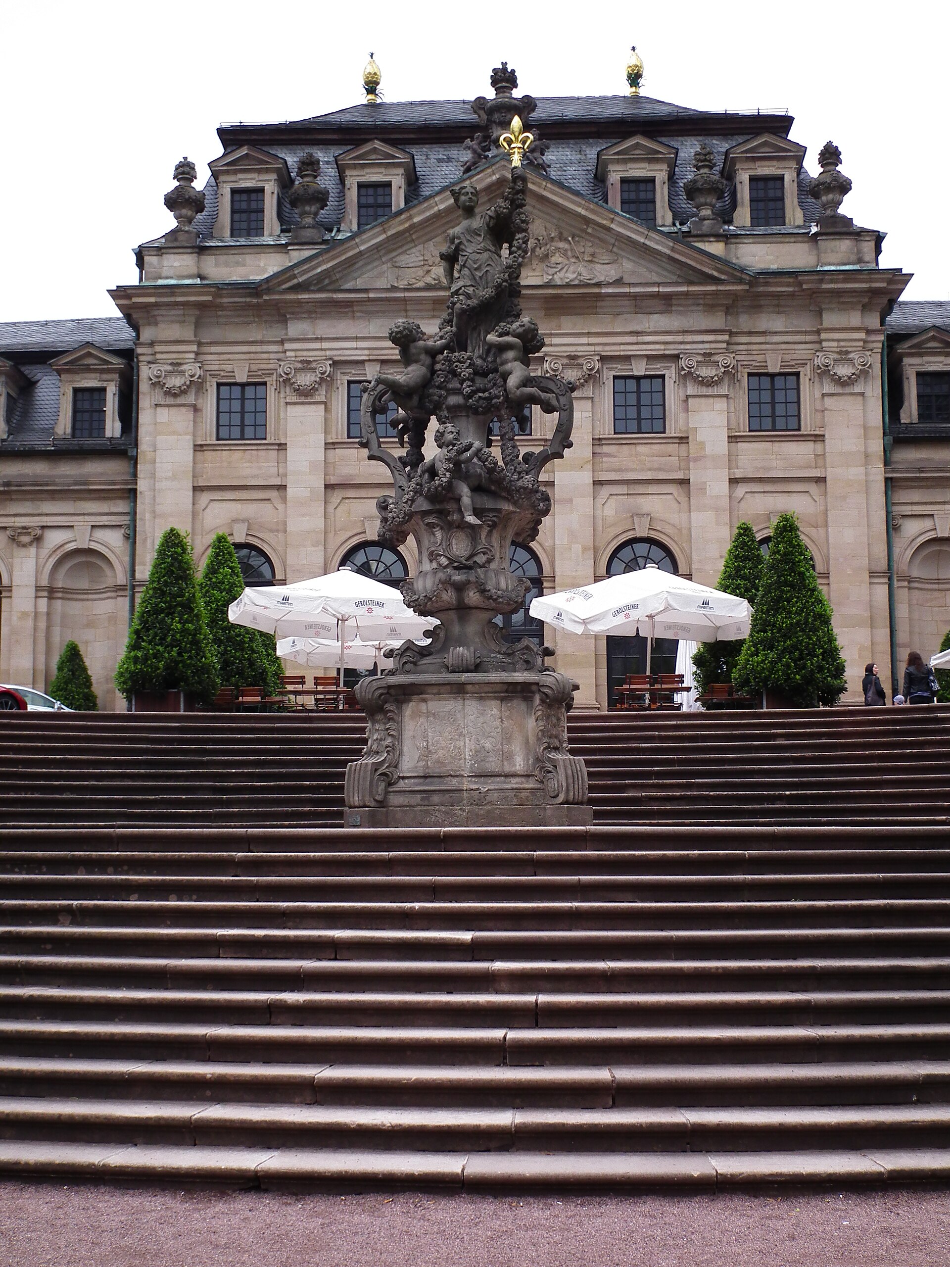Orangerie und Floravase im Schlossgarten Fulda