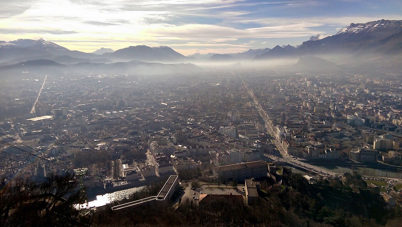 Panorama von Grenoble von der Bastille aus