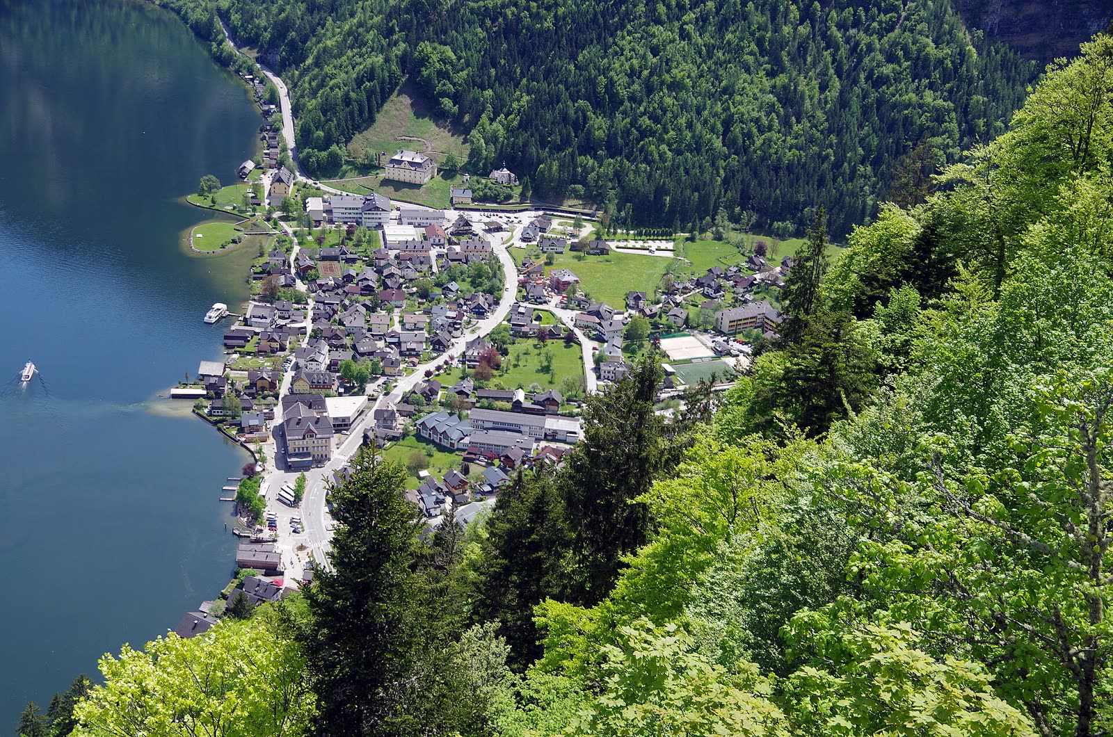 Blick vom Salzberg auf Hallstatt
