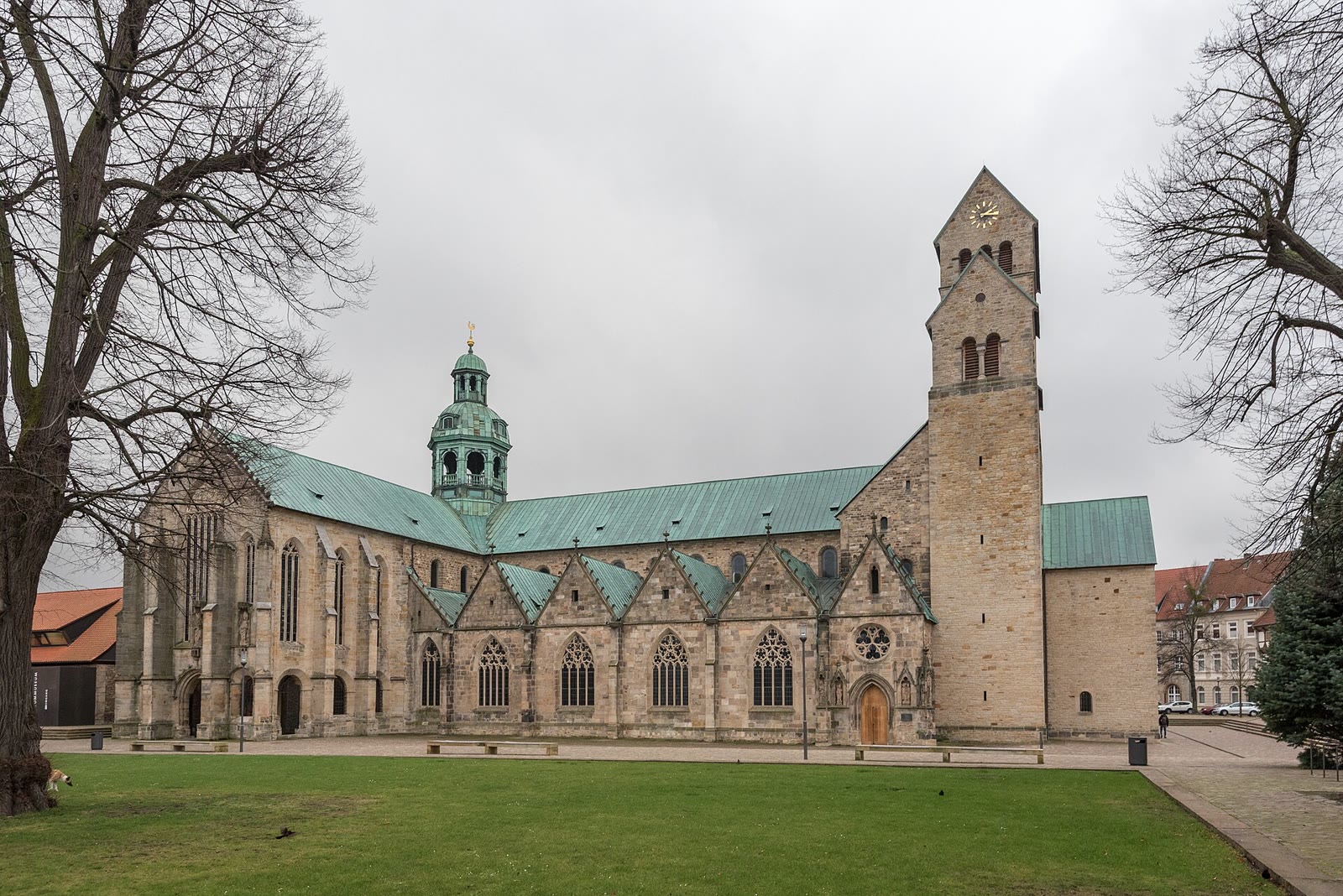 Hildesheimer Dom von außen