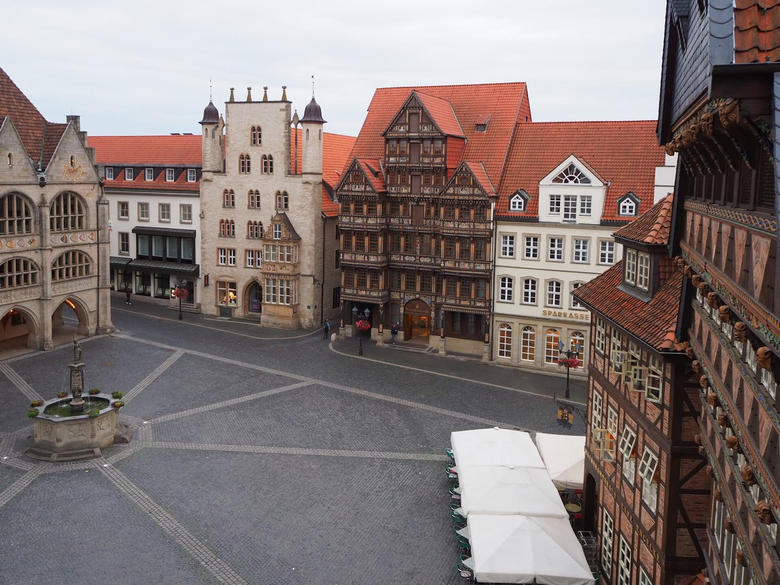 Historischer Marktplatz von Hildesheim mit Fachwerk