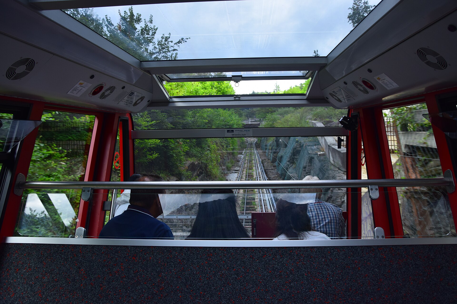 Harderbahn Standseilbahn bei Interlaken