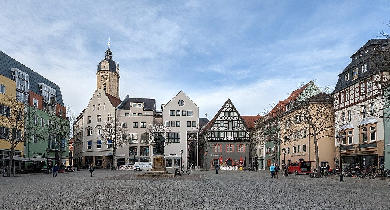Marktplatz Jena mit historischer Bebauung