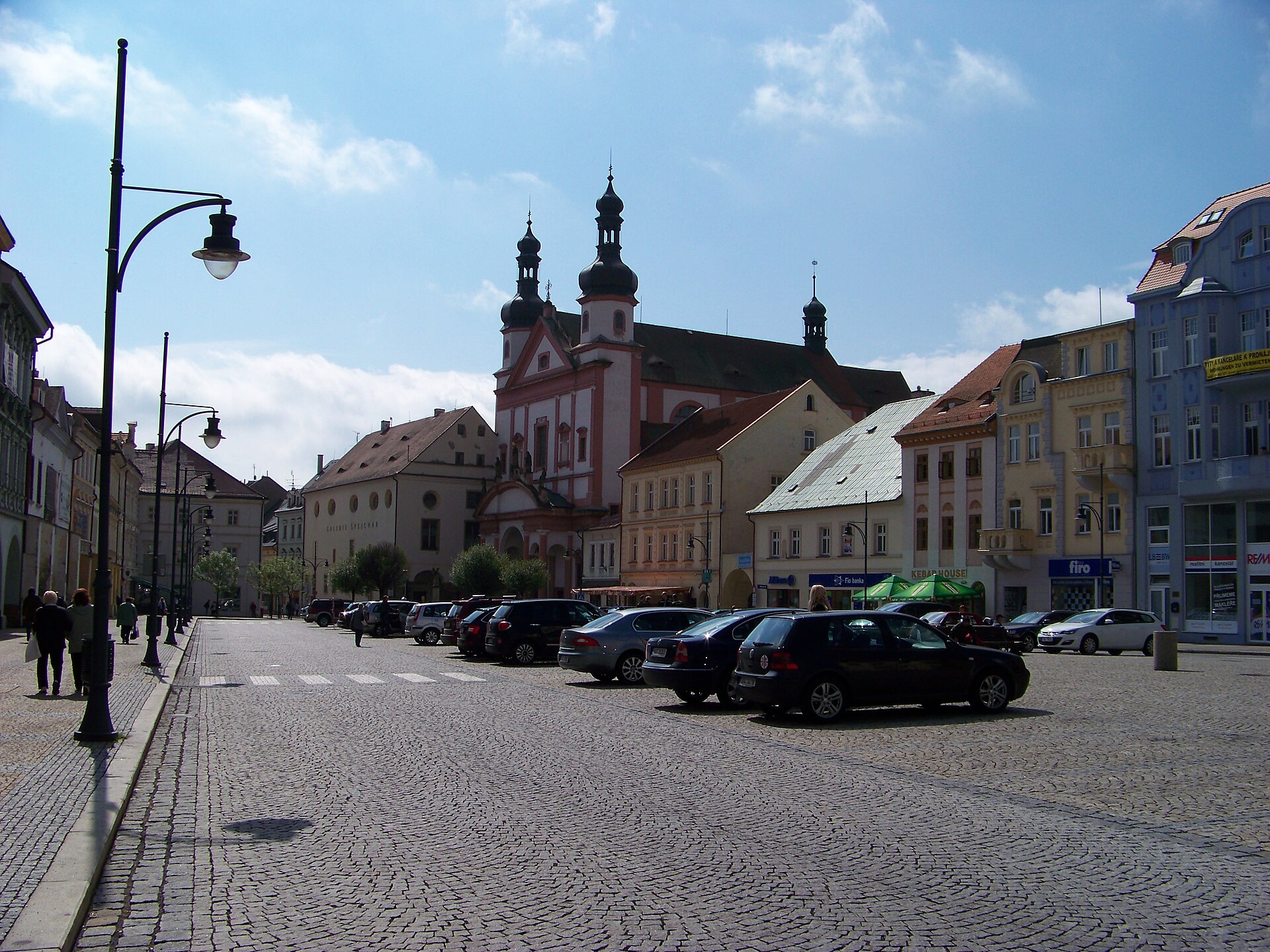 Jesuitenkolleg und St. Ignatiuskirche am Ringplatz in Chomutov