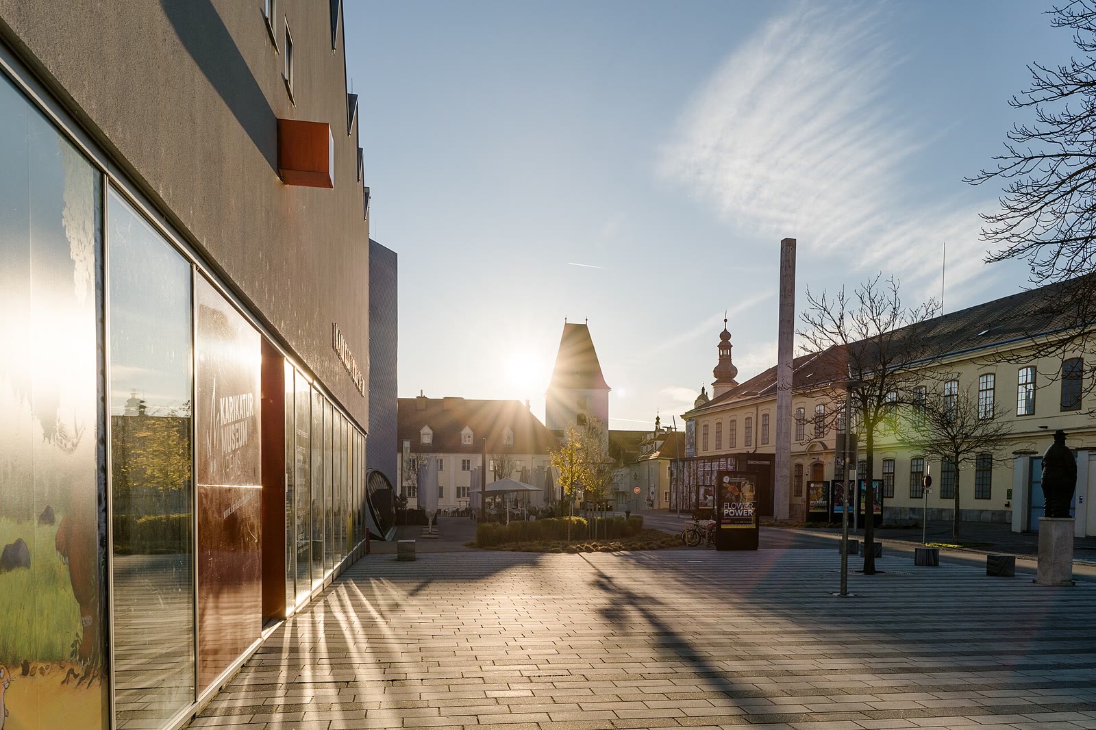 Kunstmeile Krems mit Karikaturmuseum am Museumsplatz