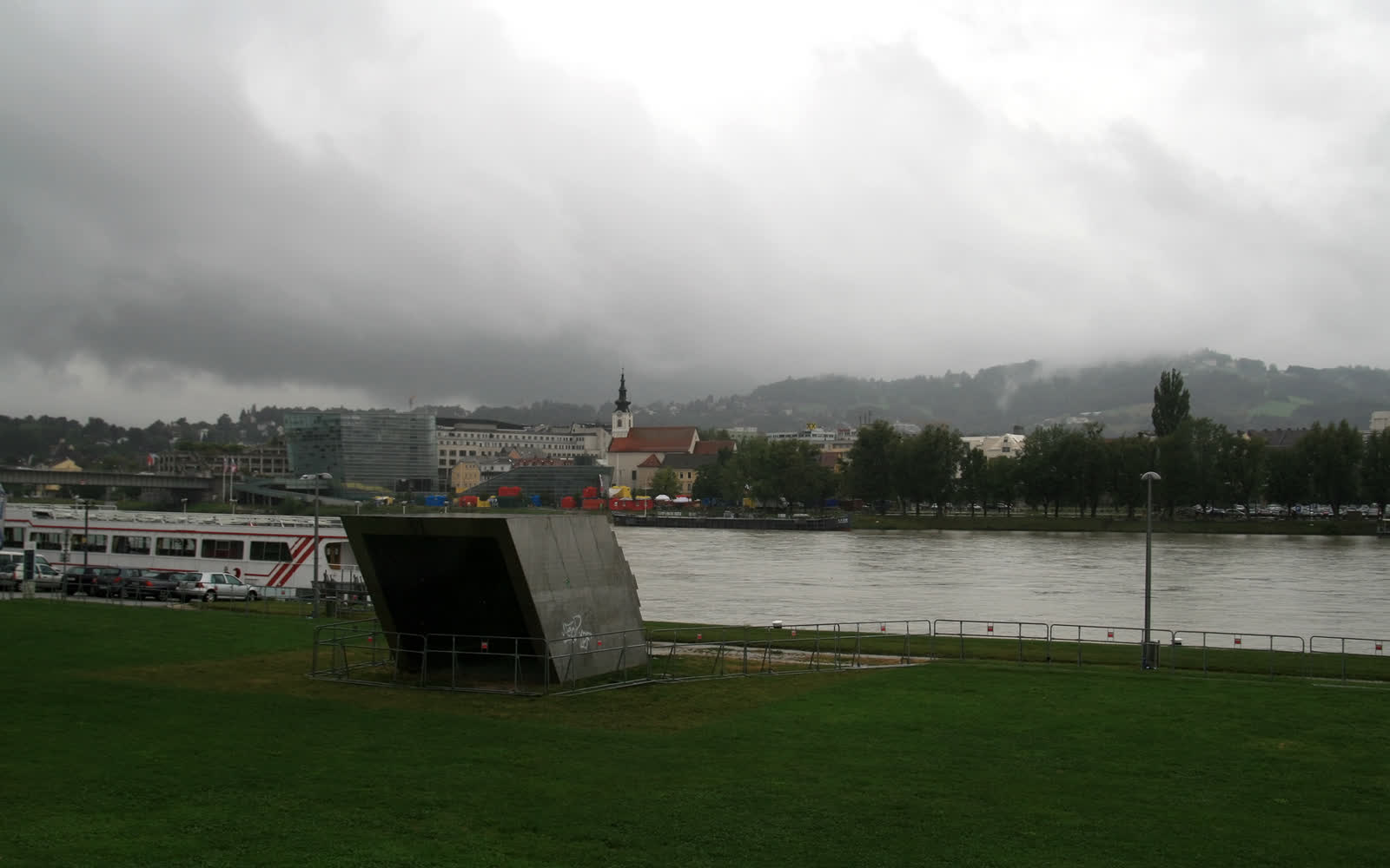 Linz an der Donau mit Blick zum Pöstlingberg