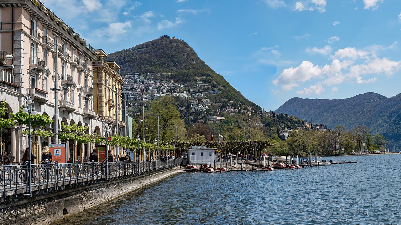 Panorama über Lugano und den Luganersee vom Monte Brè