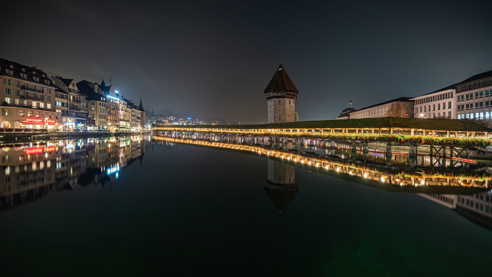 Kapellbrücke am Vierwaldstättersee in Luzern