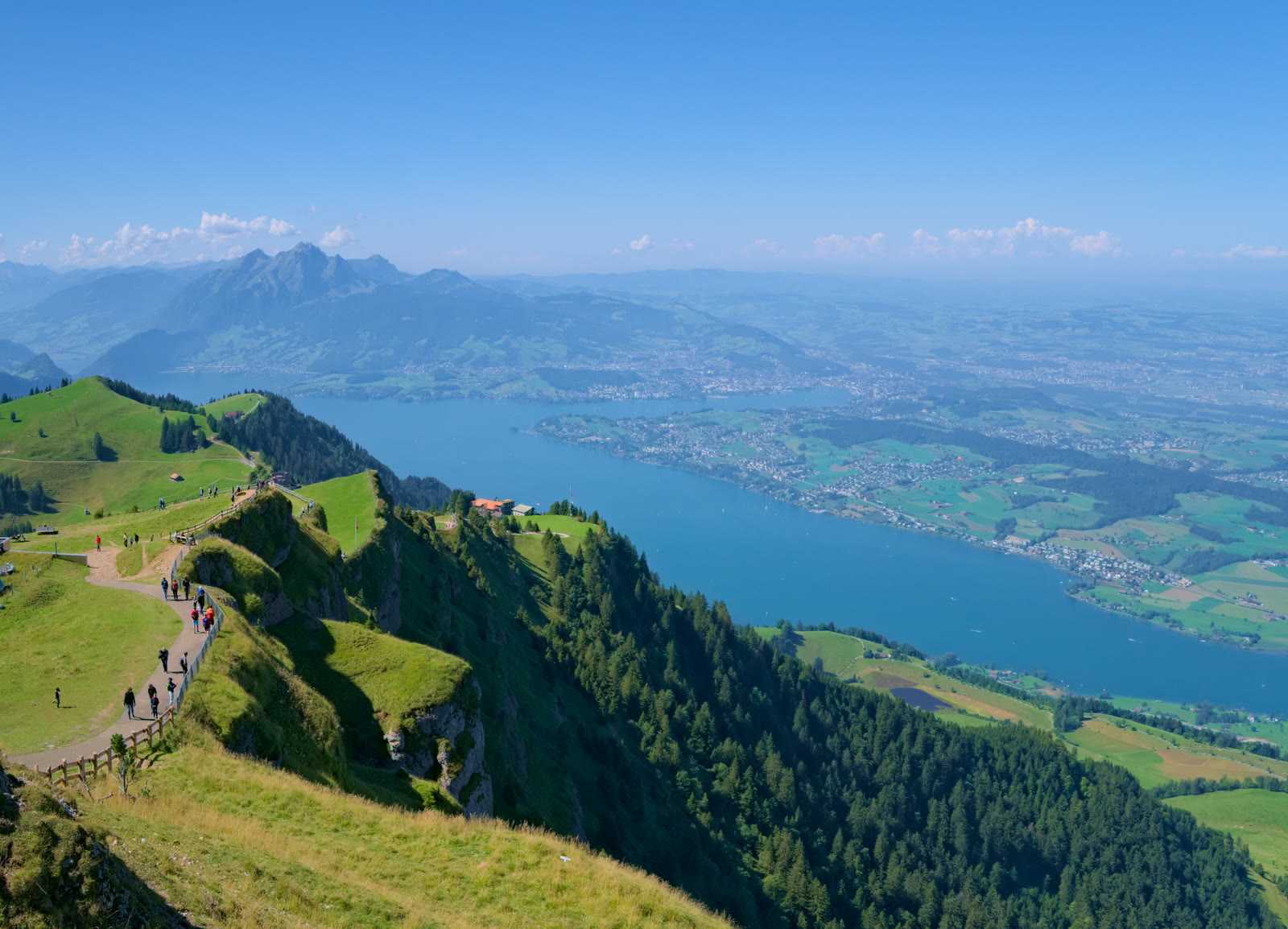 Blick auf Luzern und Pilatus von der Rigi