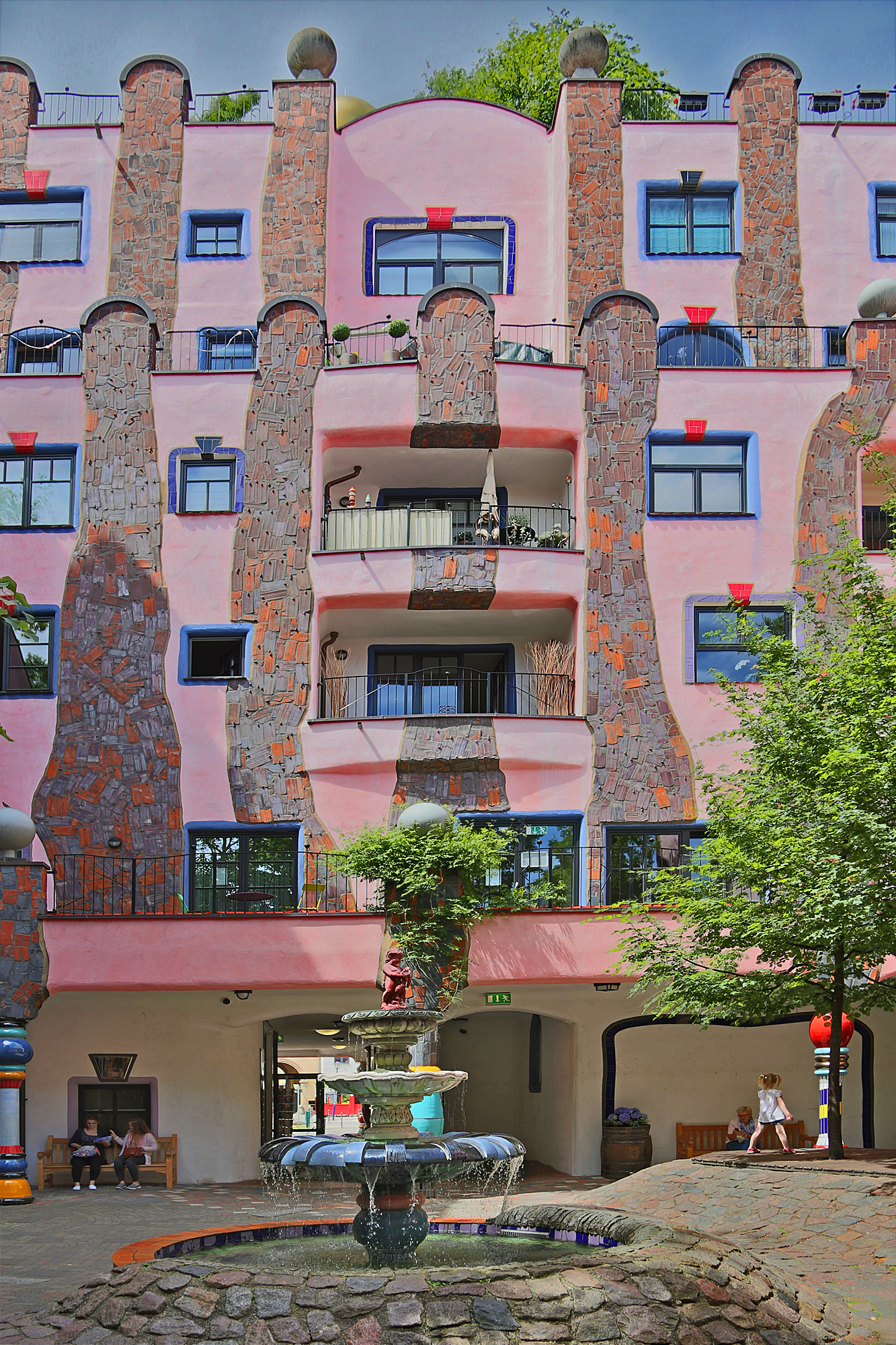 Grüne Zitadelle Magdeburg Hundertwasser-Architektur