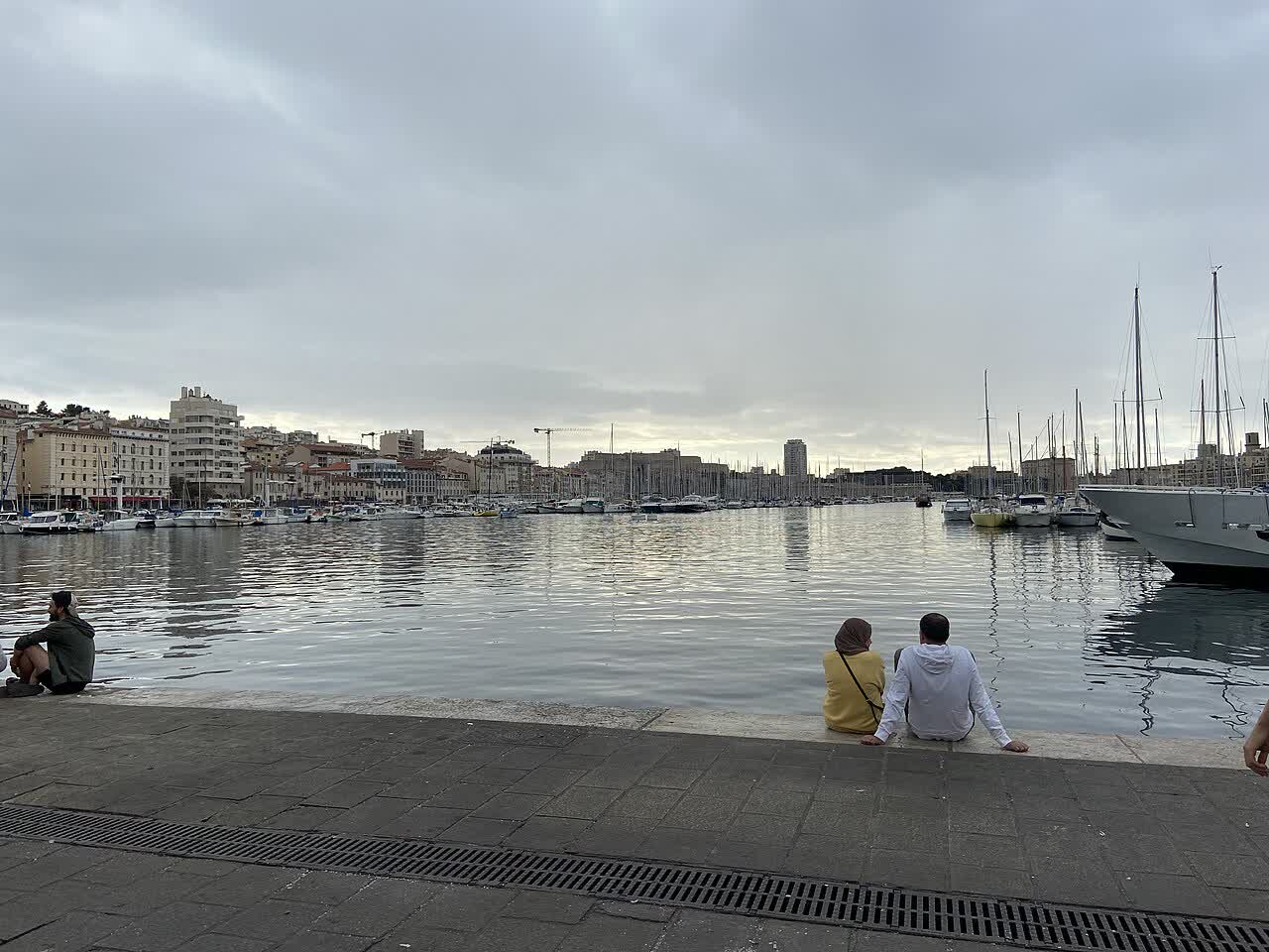 Vieux-Port von Marseille mit Booten und Hafenbecken