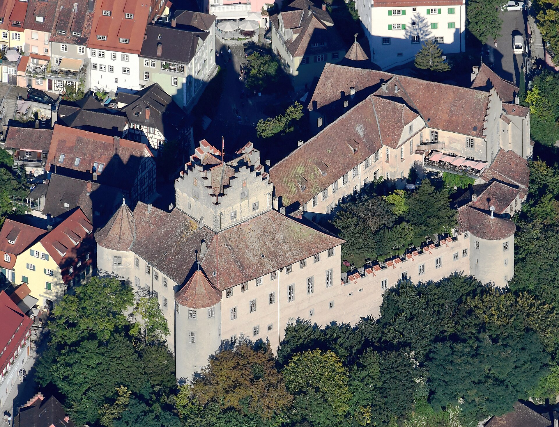 Luftaufnahme der Burg Meersburg am Bodensee