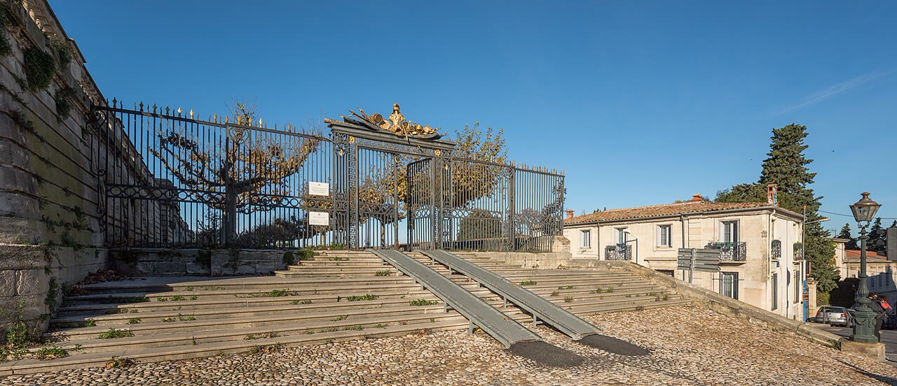 Triumphbogen und Eingang zur Place Royale du Peyrou