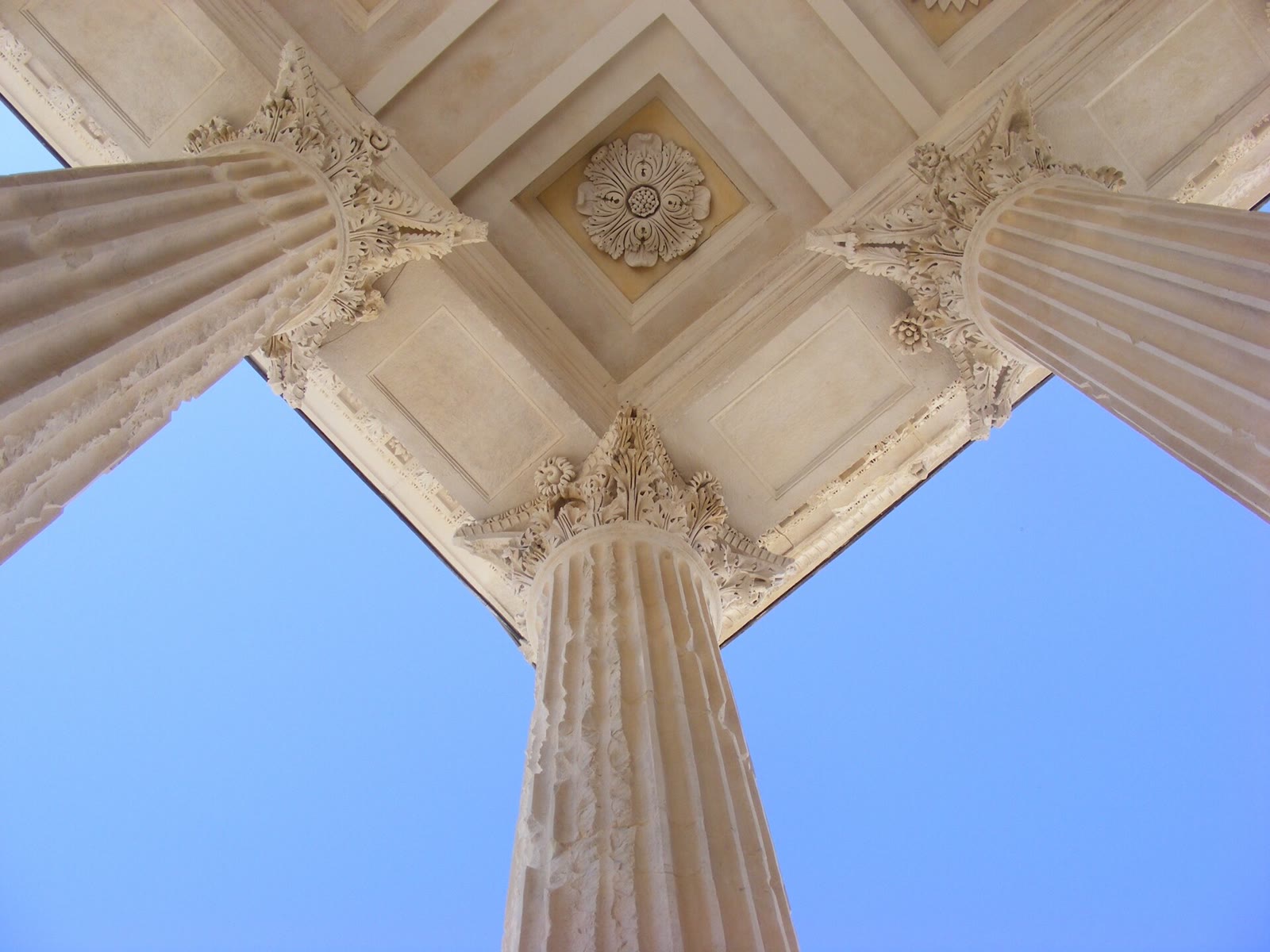 Maison Carrée, römischer Tempel in Nîmes