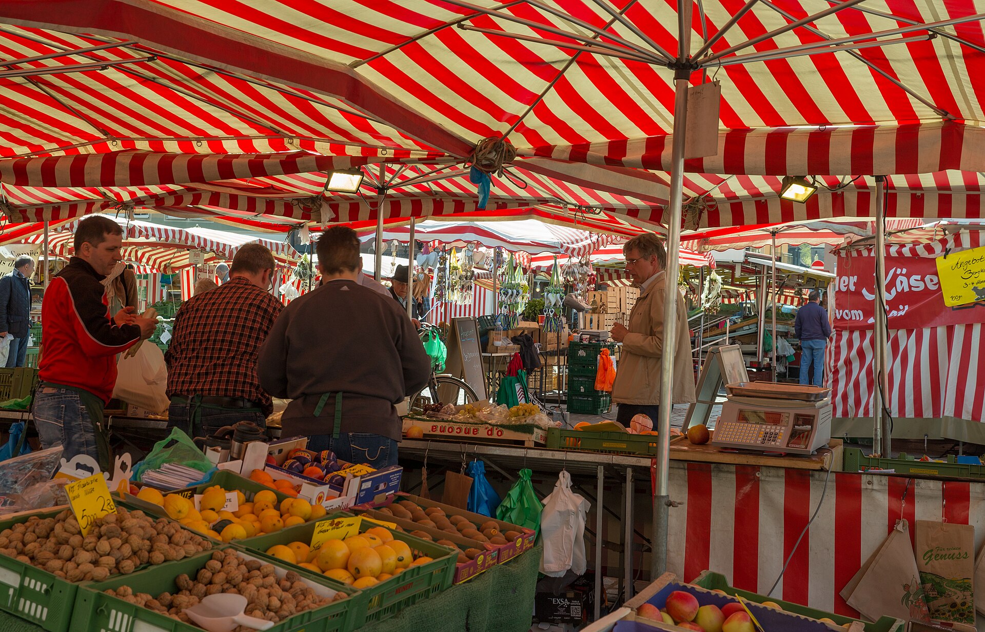 Hauptmarkt und Frauenkirche in Nürnberg