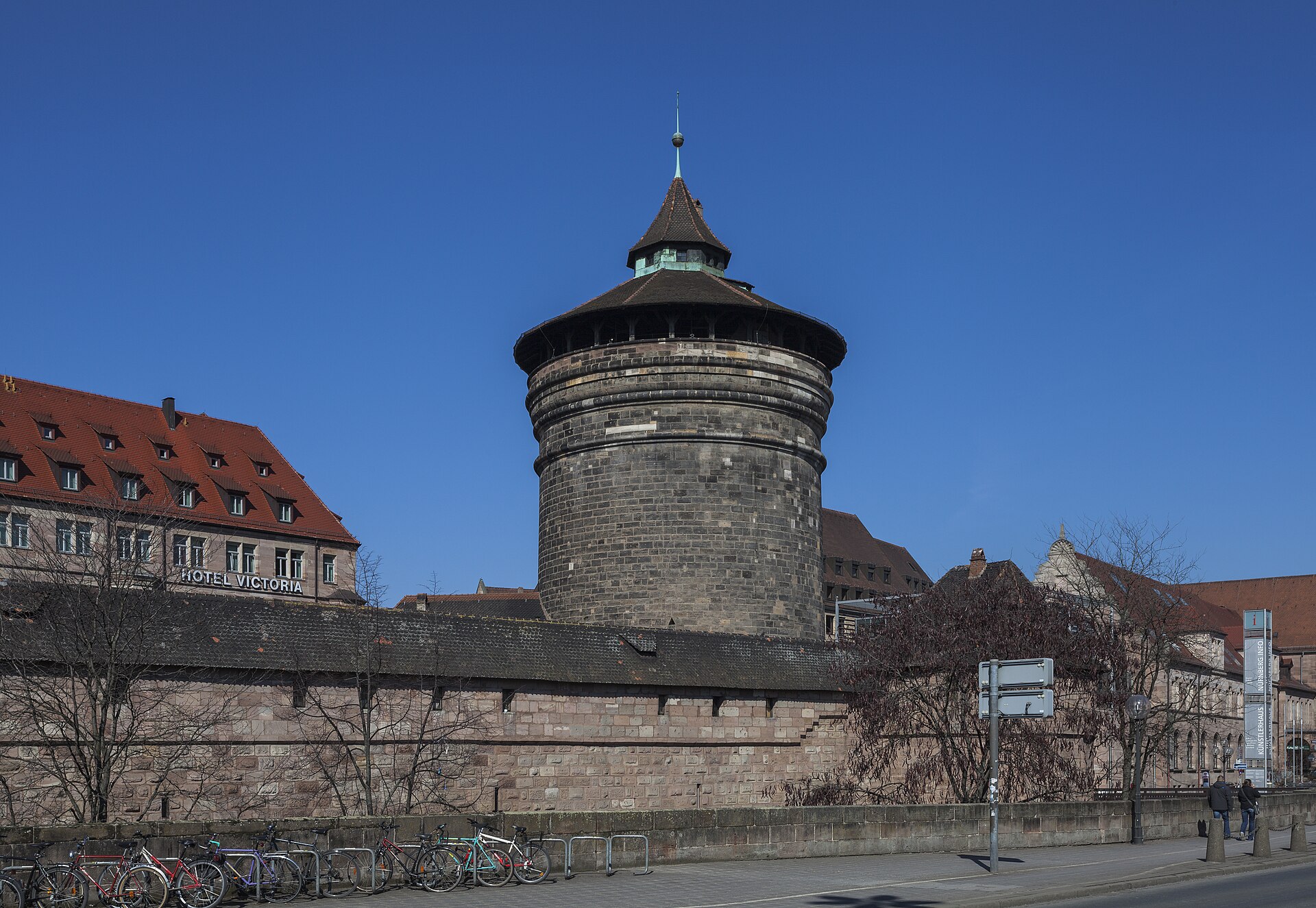 Historische Stadtmauer und Türme in Nürnberg
