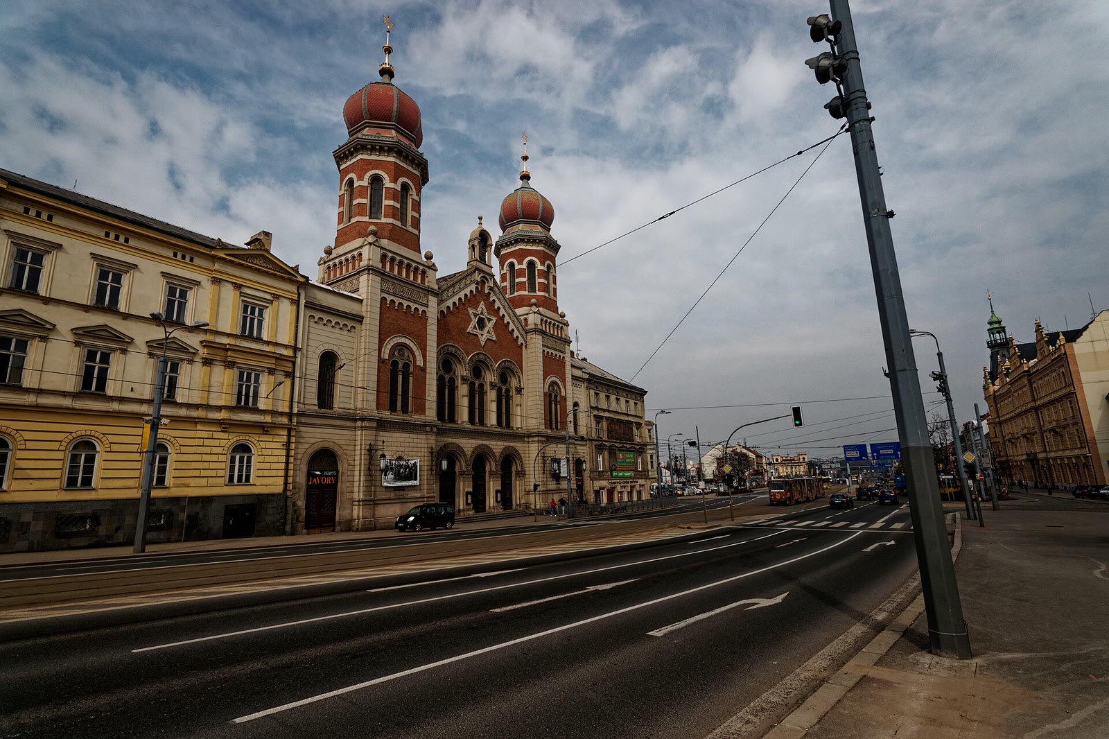 Große Synagoge von den Sady Pětatřicátníků in Plzeň