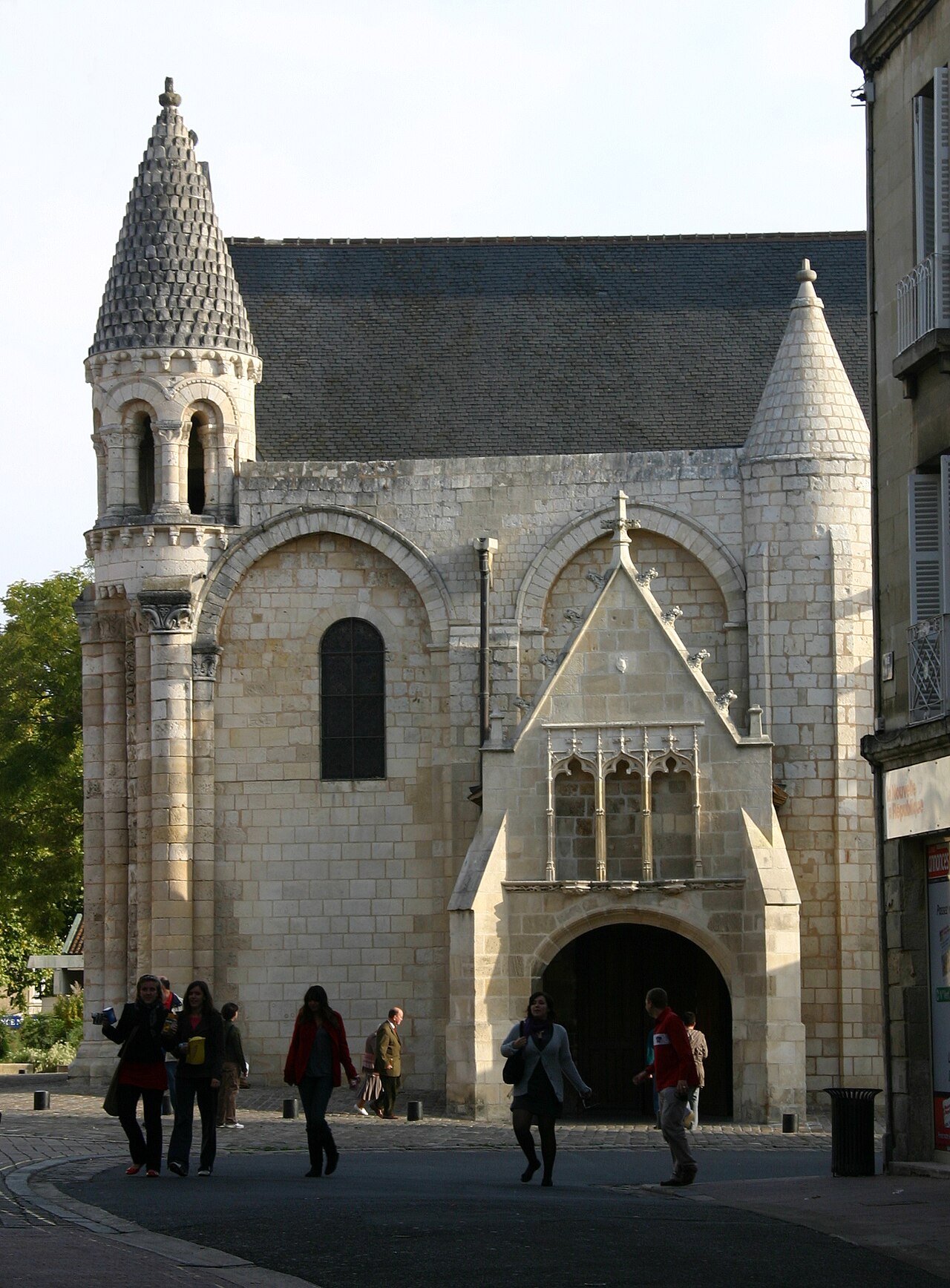 Romanische Fassade von Notre-Dame-la-Grande in Poitiers
