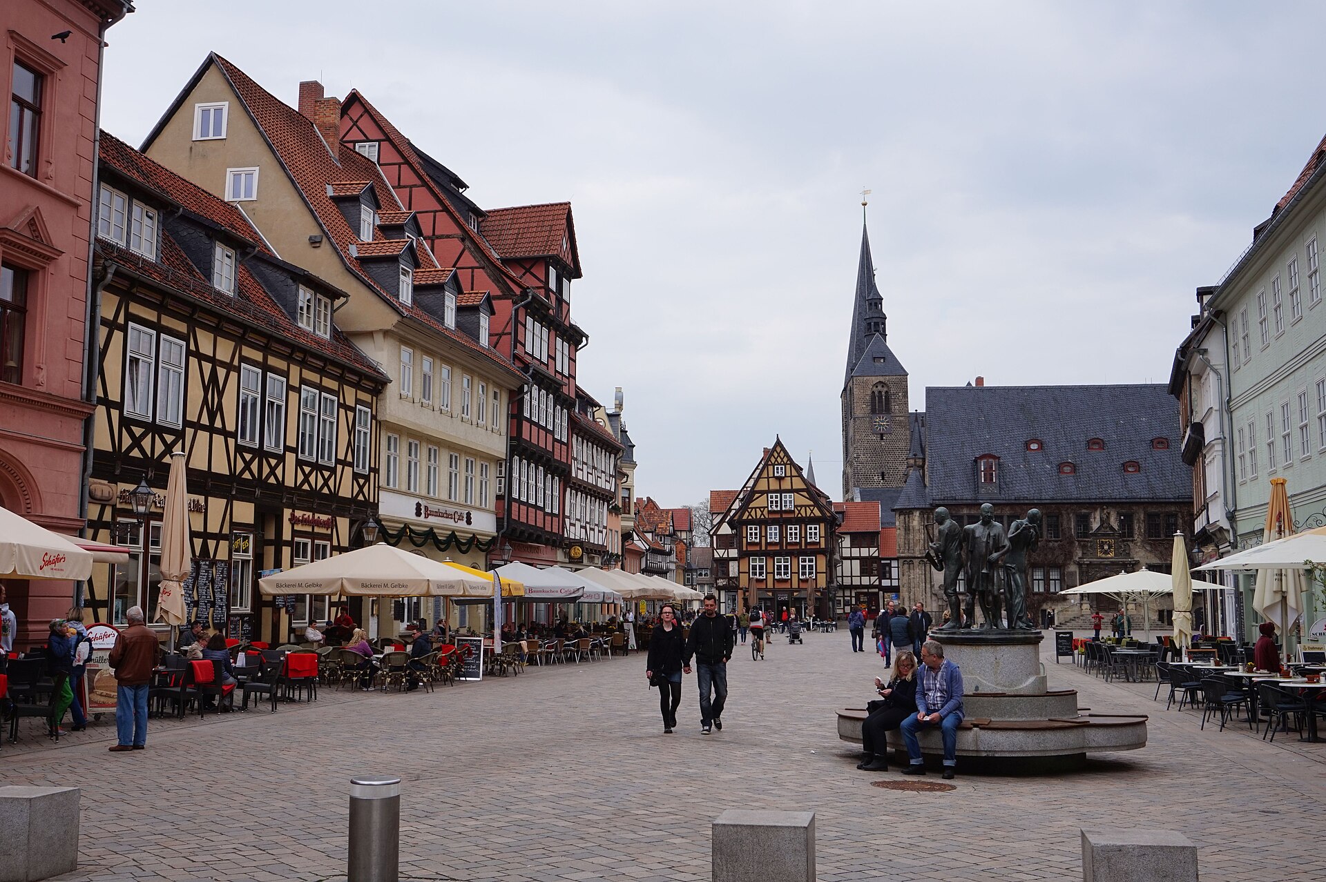 Marktplatz von Quedlinburg mit Fachwerkhäusern