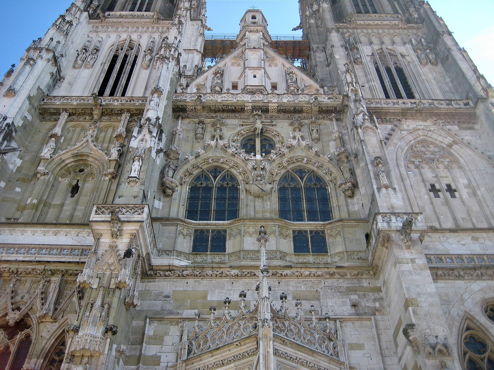 Westfassade des Regensburger Doms St. Peter