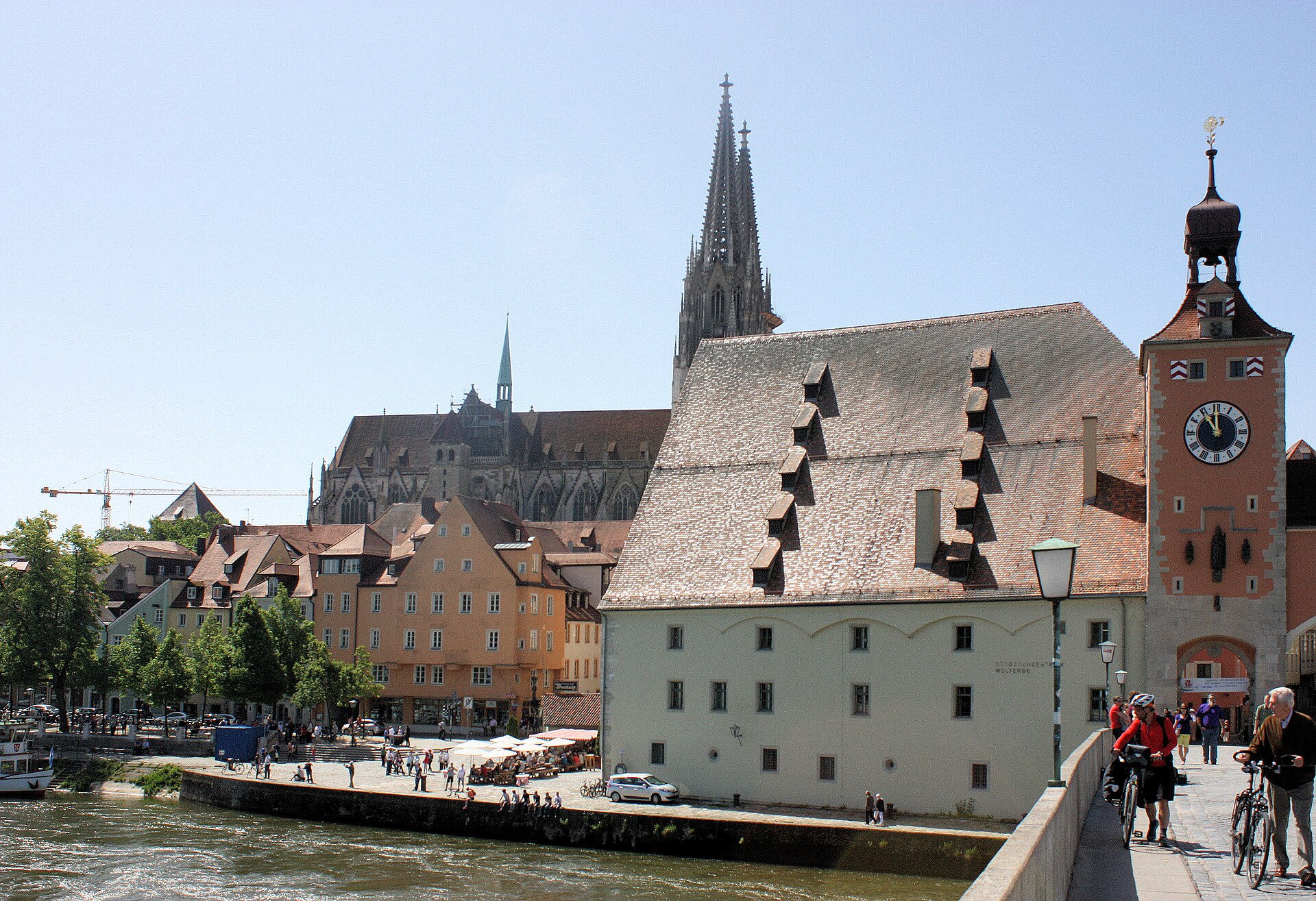 Steinerne Brücke, Dom und Salzstadel in Regensburg an der Donau