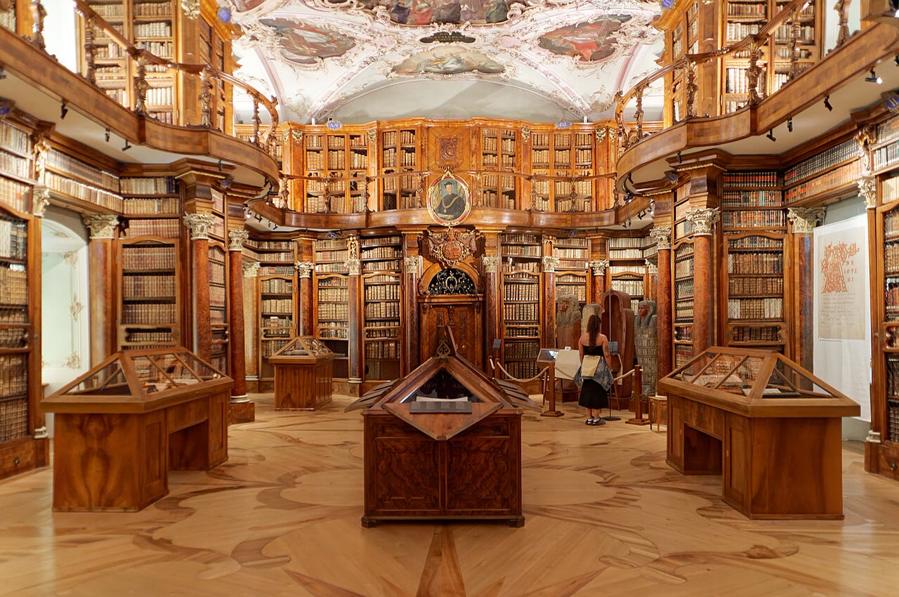 Rokokosaal der Stiftsbibliothek St. Gallen