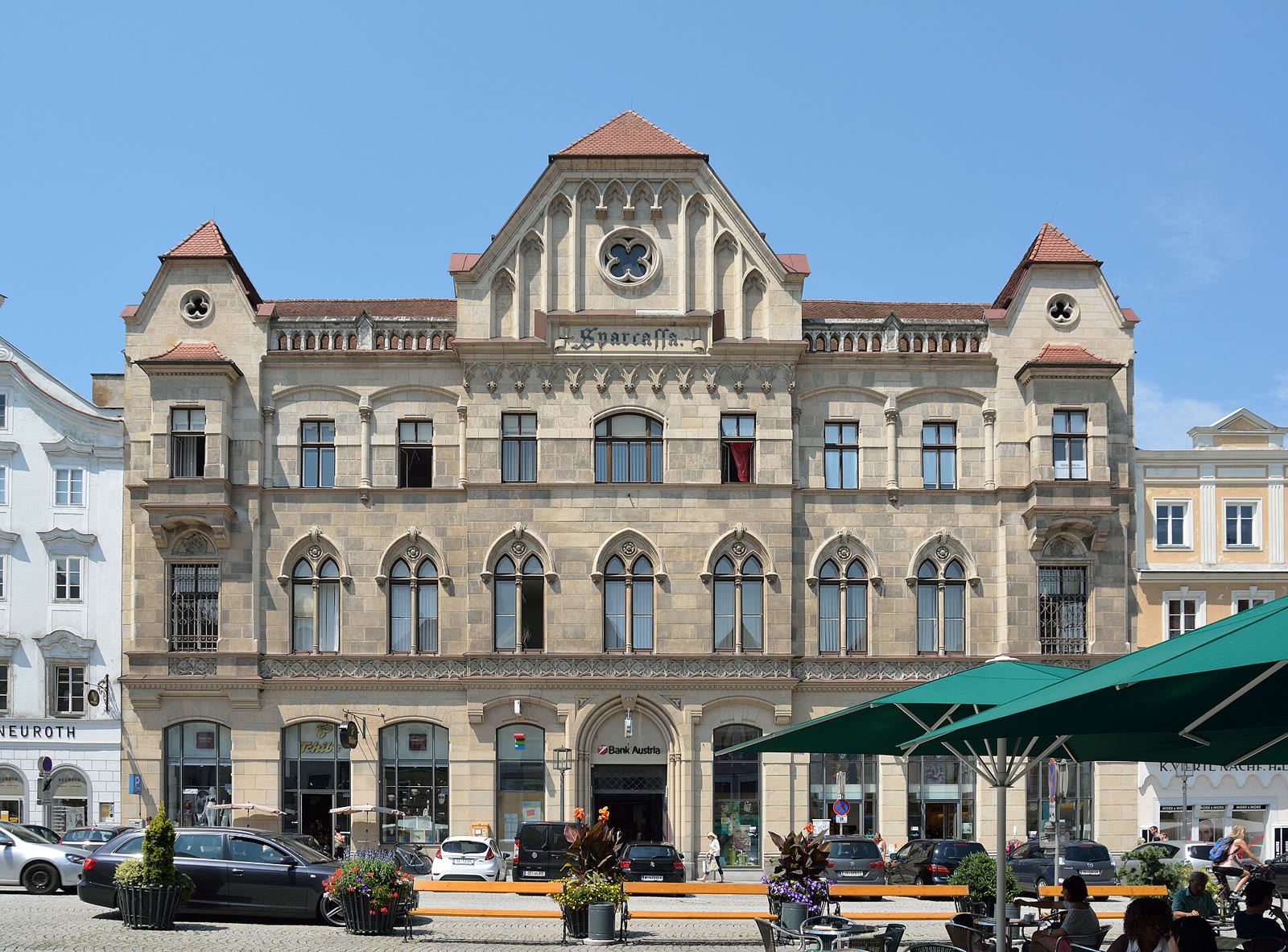 Historischer Stadtplatz von Steyr mit Bürgerhäusern