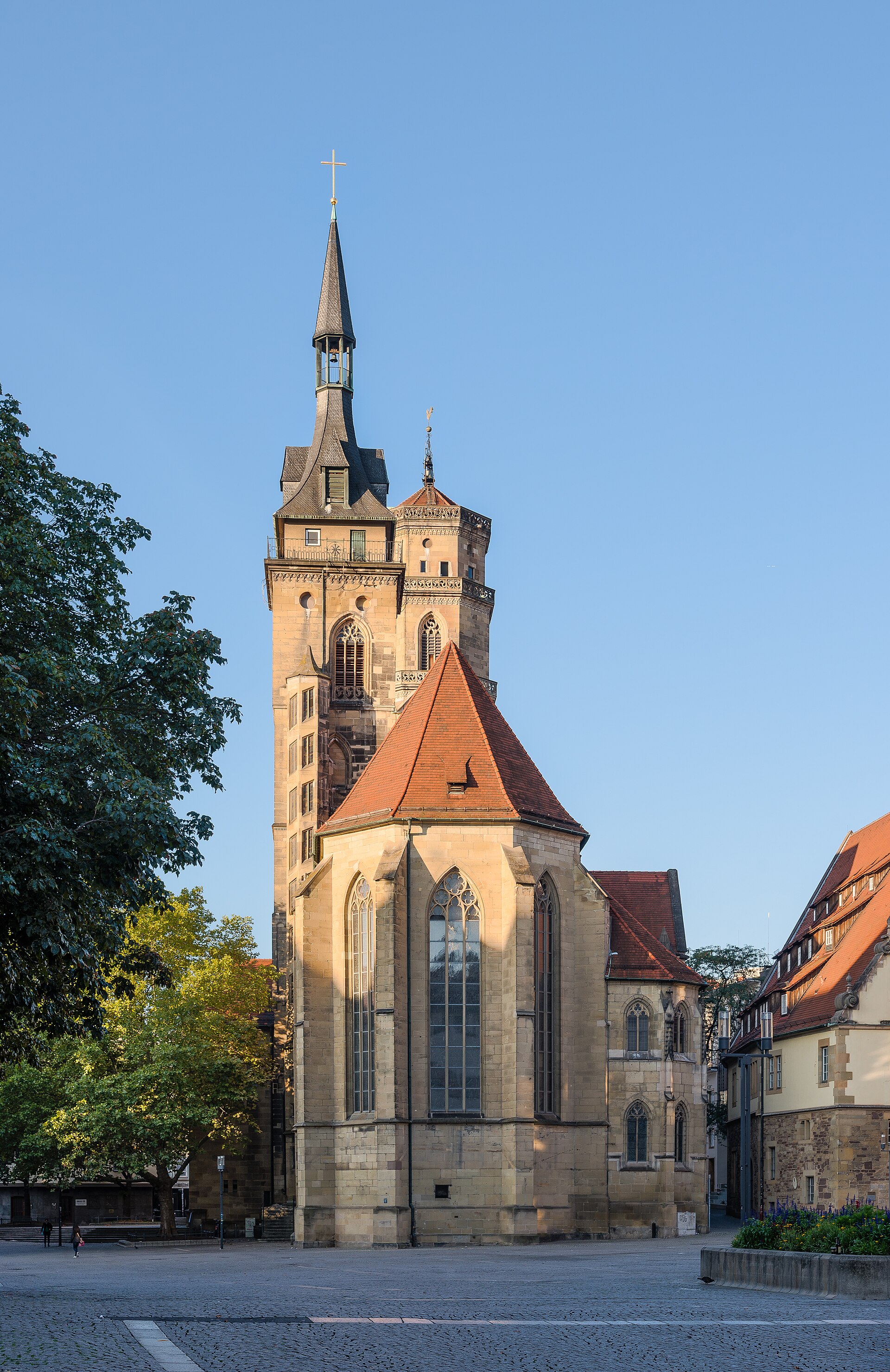Stiftskirche Stuttgart mit zwei ungleichen Türmen