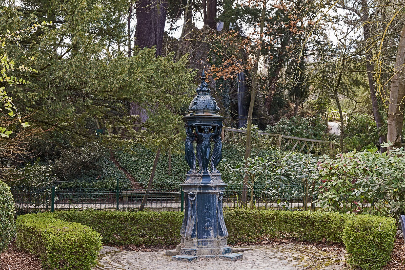 Fontaine im Jardin des Plantes in Toulouse
