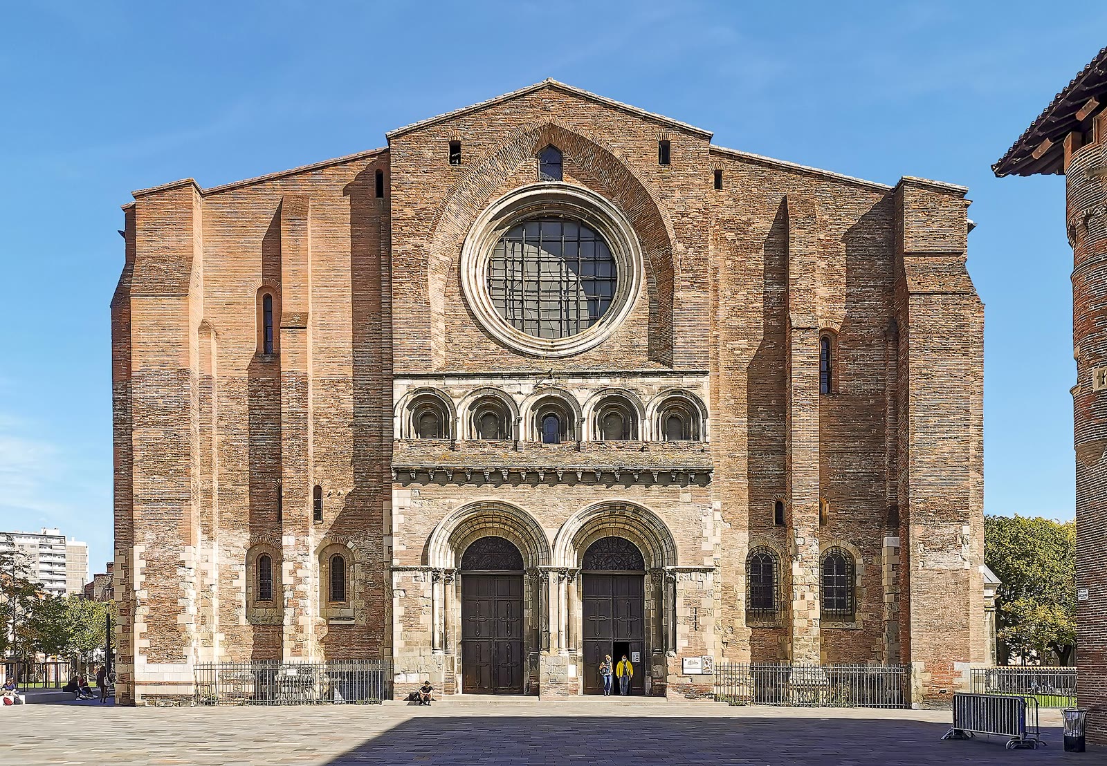 Fassade der Basilika Saint-Sernin in Toulouse
