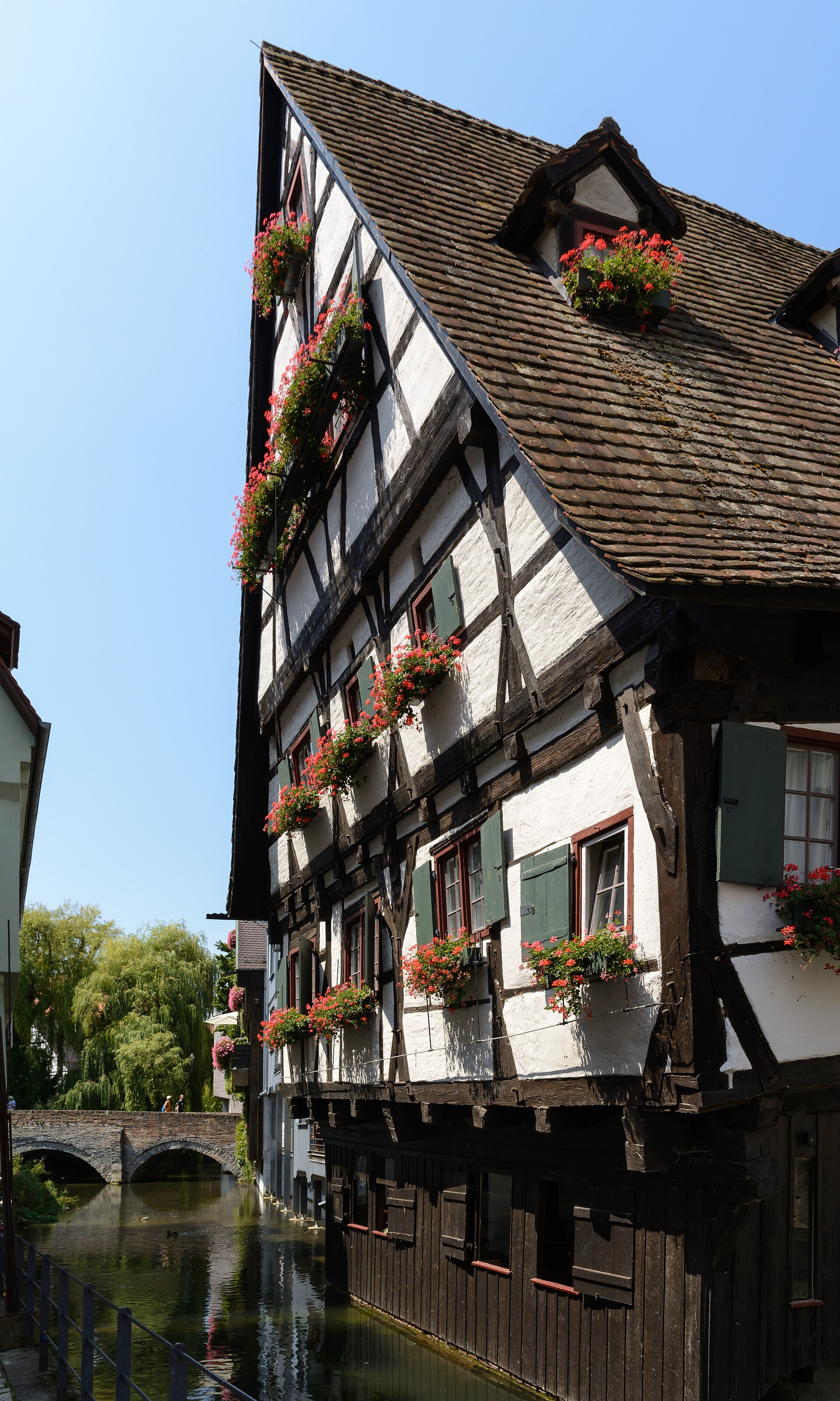 Schiefes Haus im Ulmer Fischerviertel
