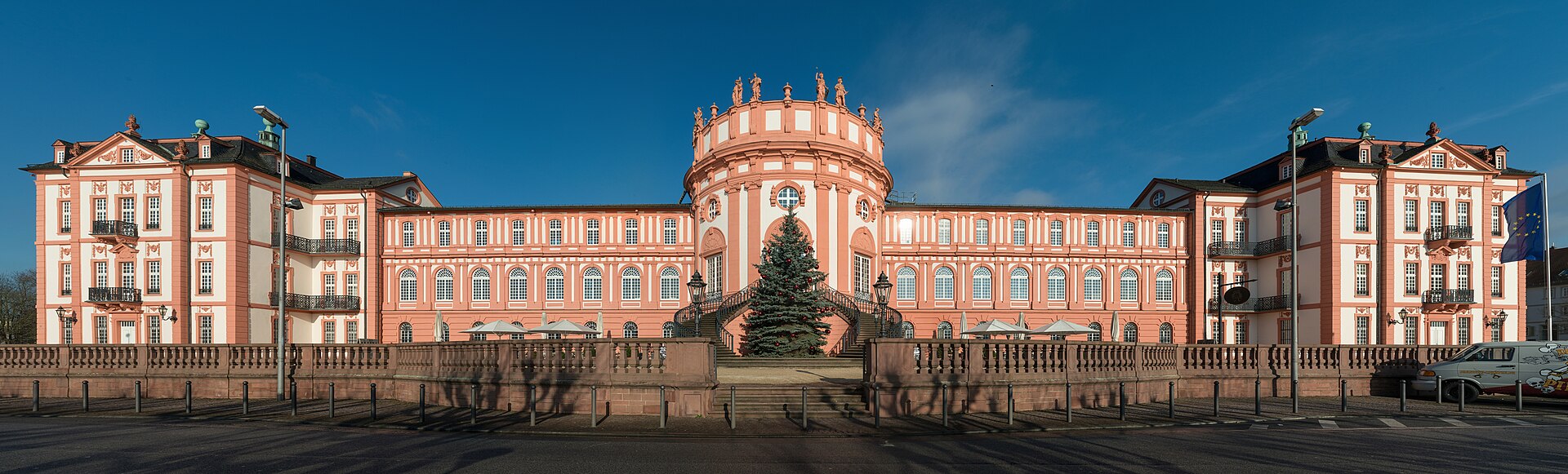 Schloss Biebrich Wiesbaden Südansicht am Rhein