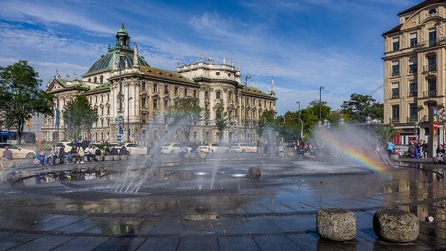 Karlsplatz Stachus muss man in München gesehen haben