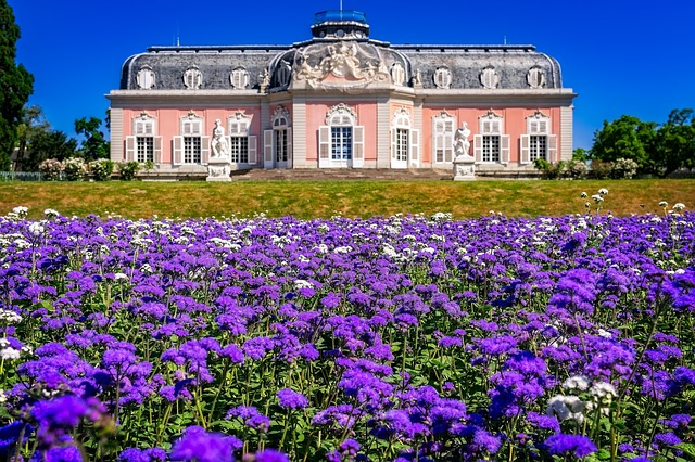 Schloss Benrath - Eine der Top Sehenswürdigkeiten von Düsseldorf