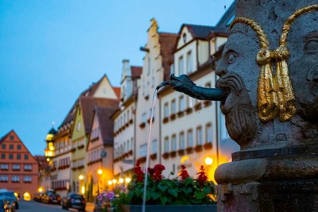 Der Brunnen am Marktplatz von Rothenburg ob der Tauber