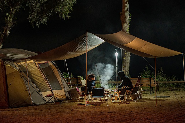 Ein Tarp ist beim Camping eine sinnvolle Investition.