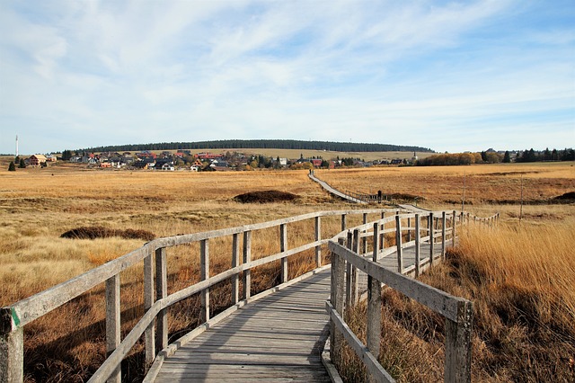 Es gibt wunderschöne Natur zum Wandern im Erzgebirge